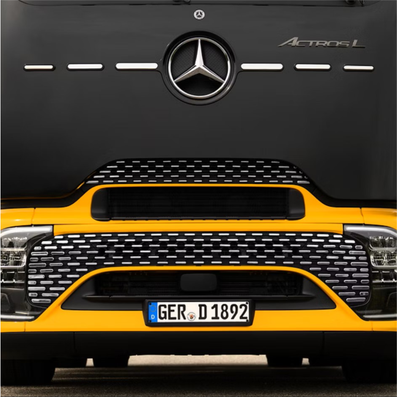 Chrome trim and chrome dots (Actros L ProCabin): image