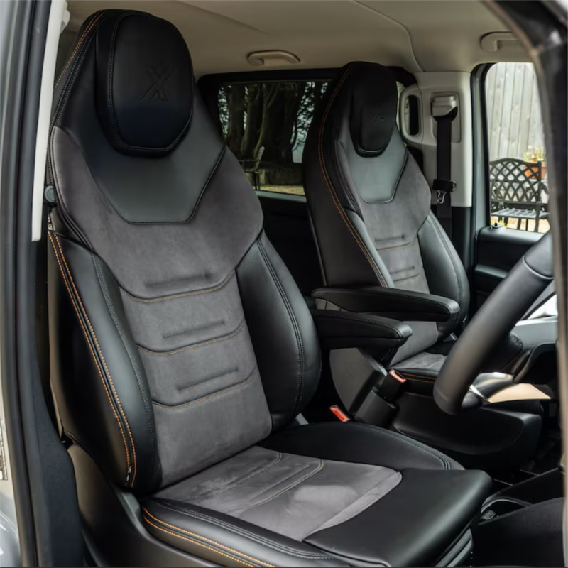 Driver-focused sport seating: image