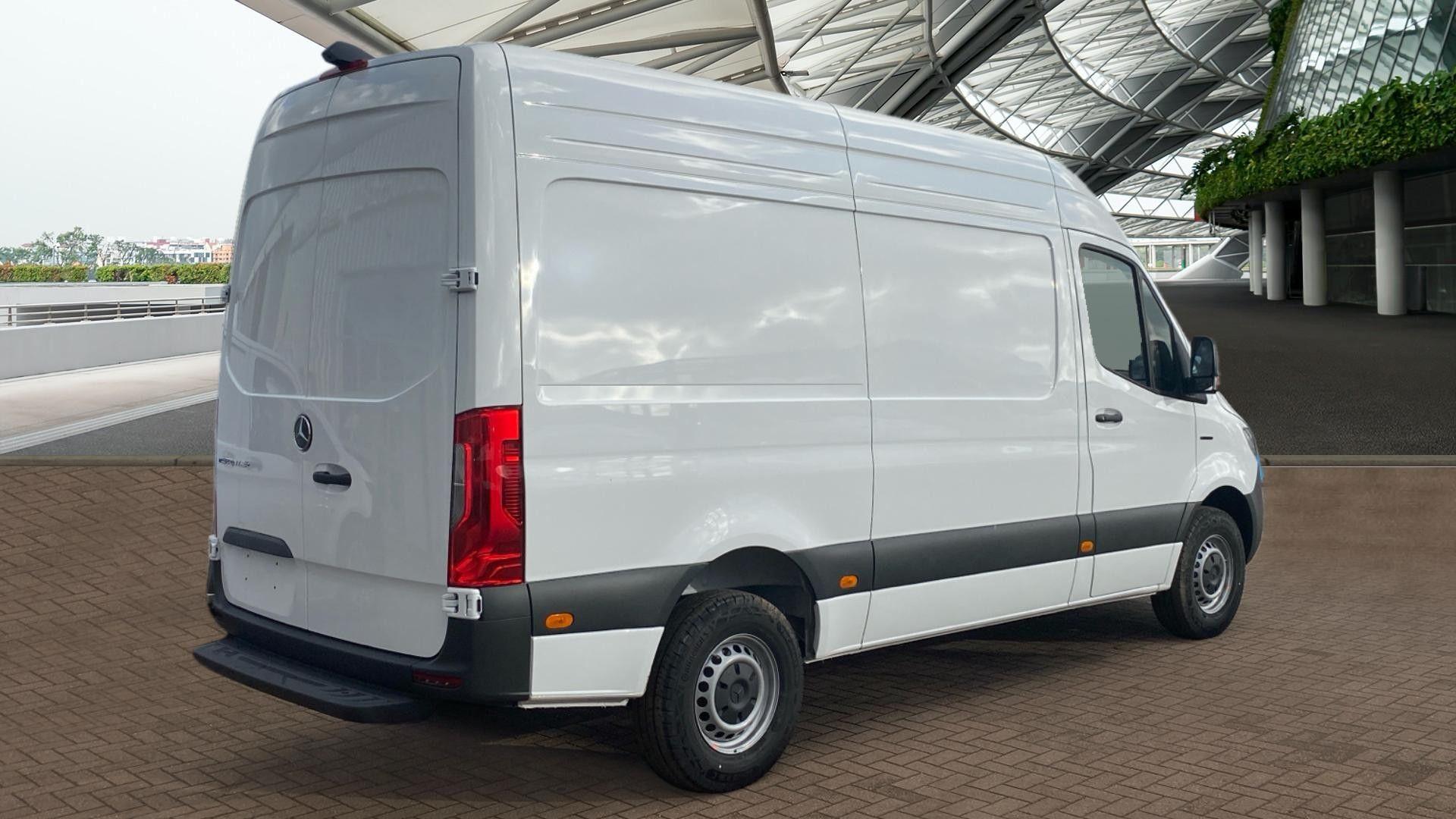 314 81kWh PRO Auto L2 H2 5dr Image 28