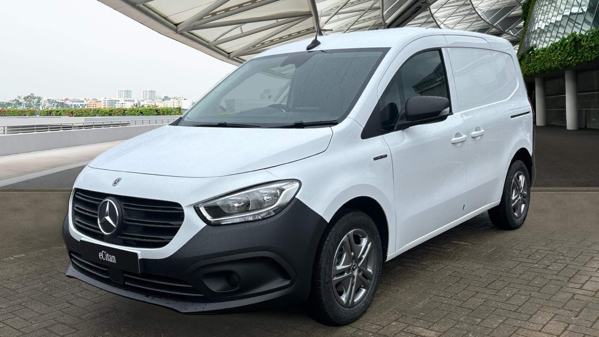 45kWh Progressive Auto L1 5dr Image 21