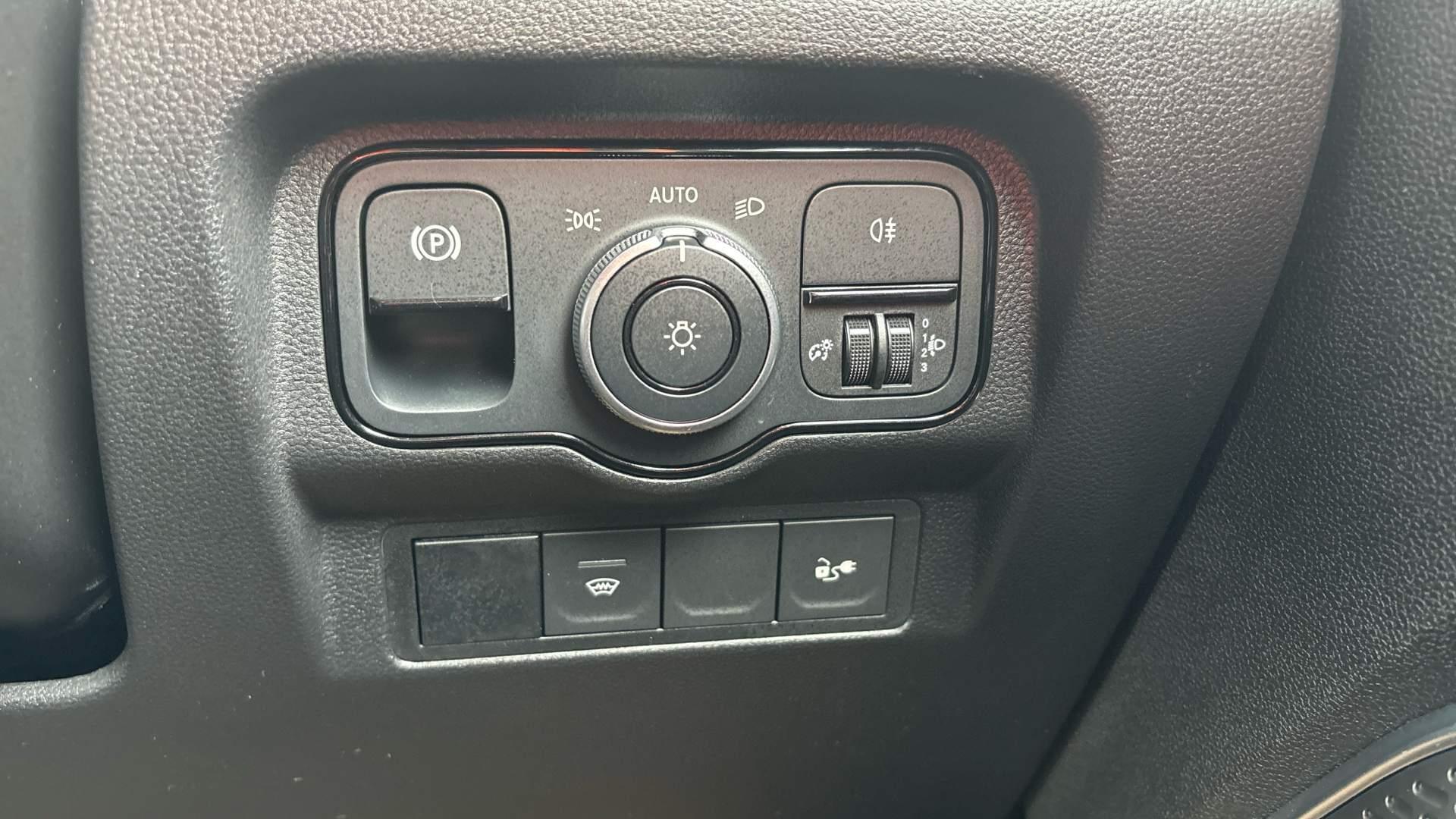 45kWh Progressive Auto L1 5dr Image 45