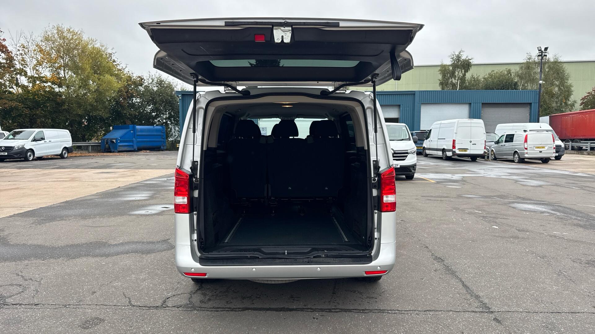 116CDI Premium Crew Van 9G-Tronic L2 Eu6 Image 29