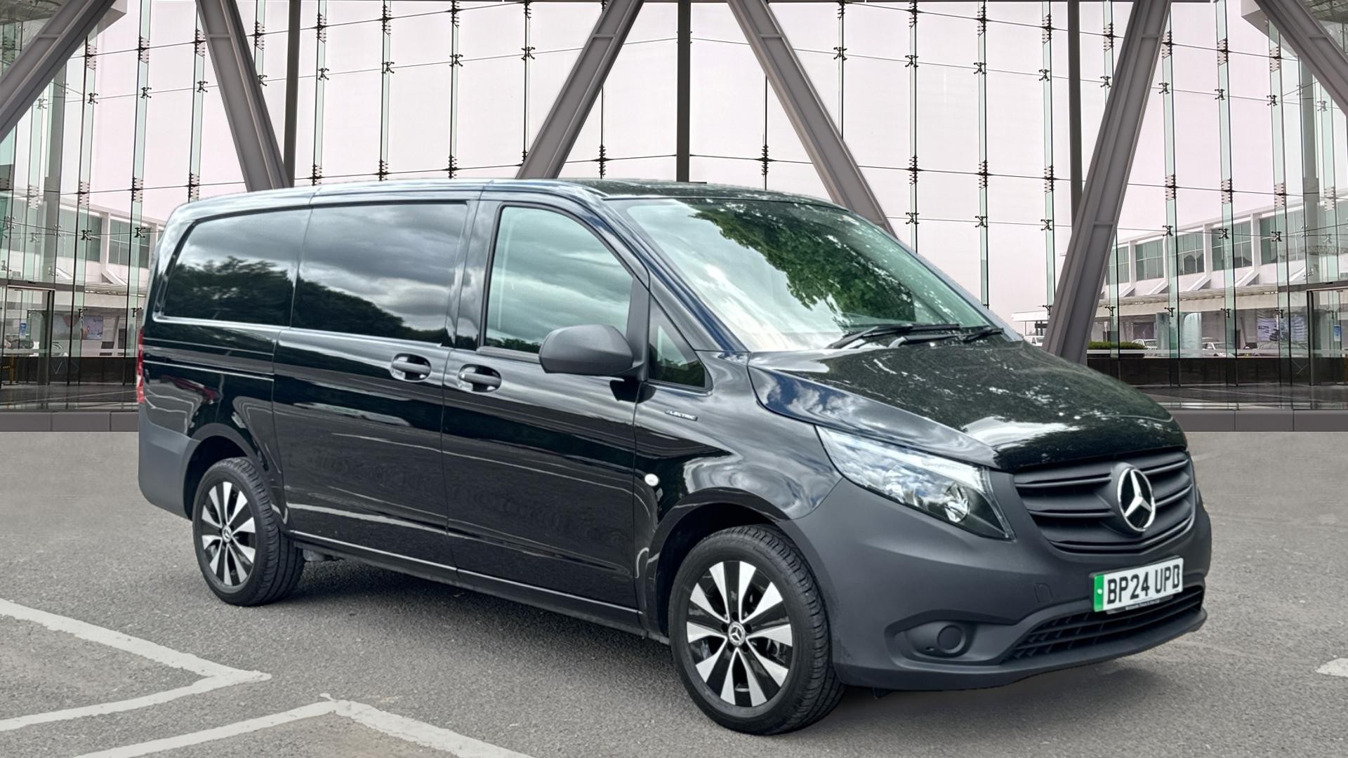 2024/24 MERCEDES-BENZ VITO 85kW 66kWh Progressive Panel Van Auto L2 Eu6 115PS
