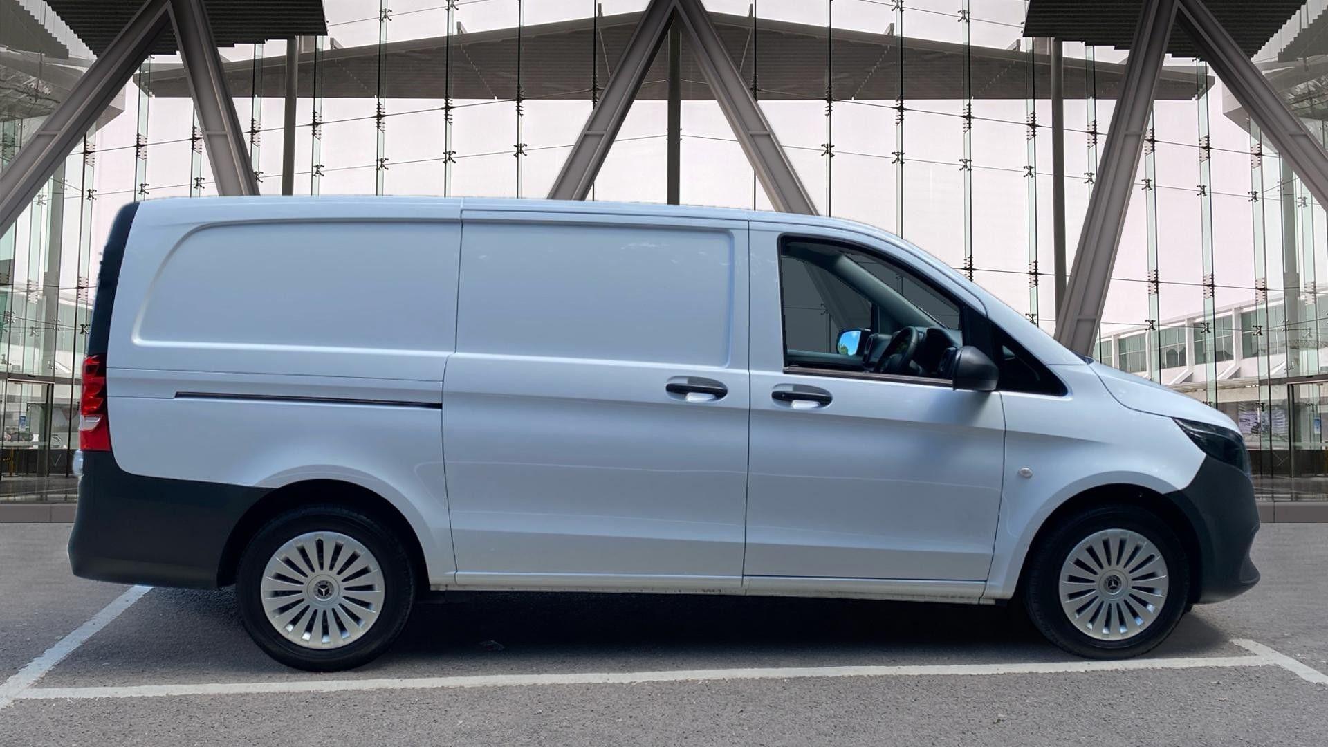 114CDI PRO Panel Van RWD L2 Euro 6 136ps Image 11