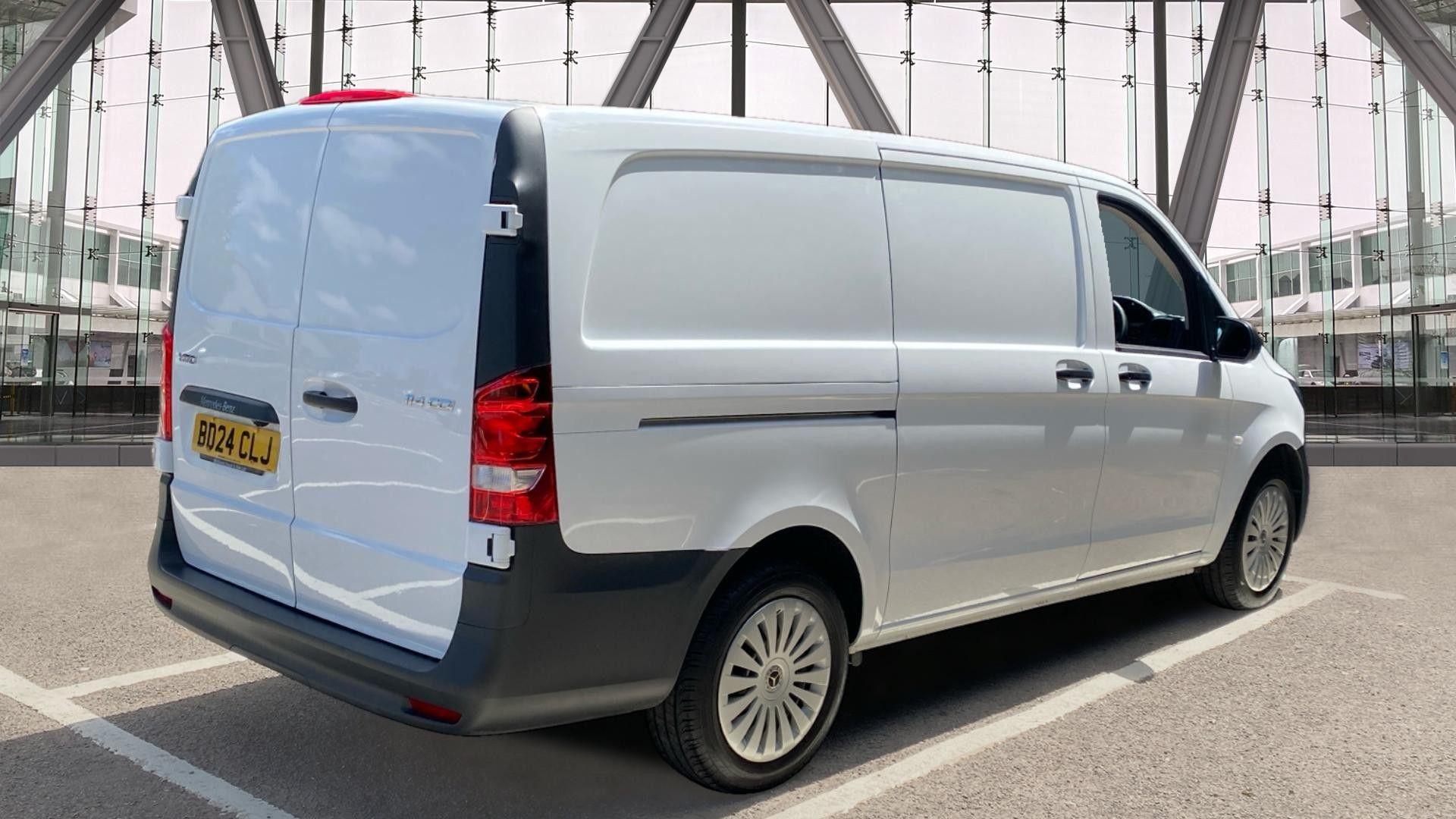 114CDI PRO Panel Van RWD L2 Euro 6 136ps Image 15