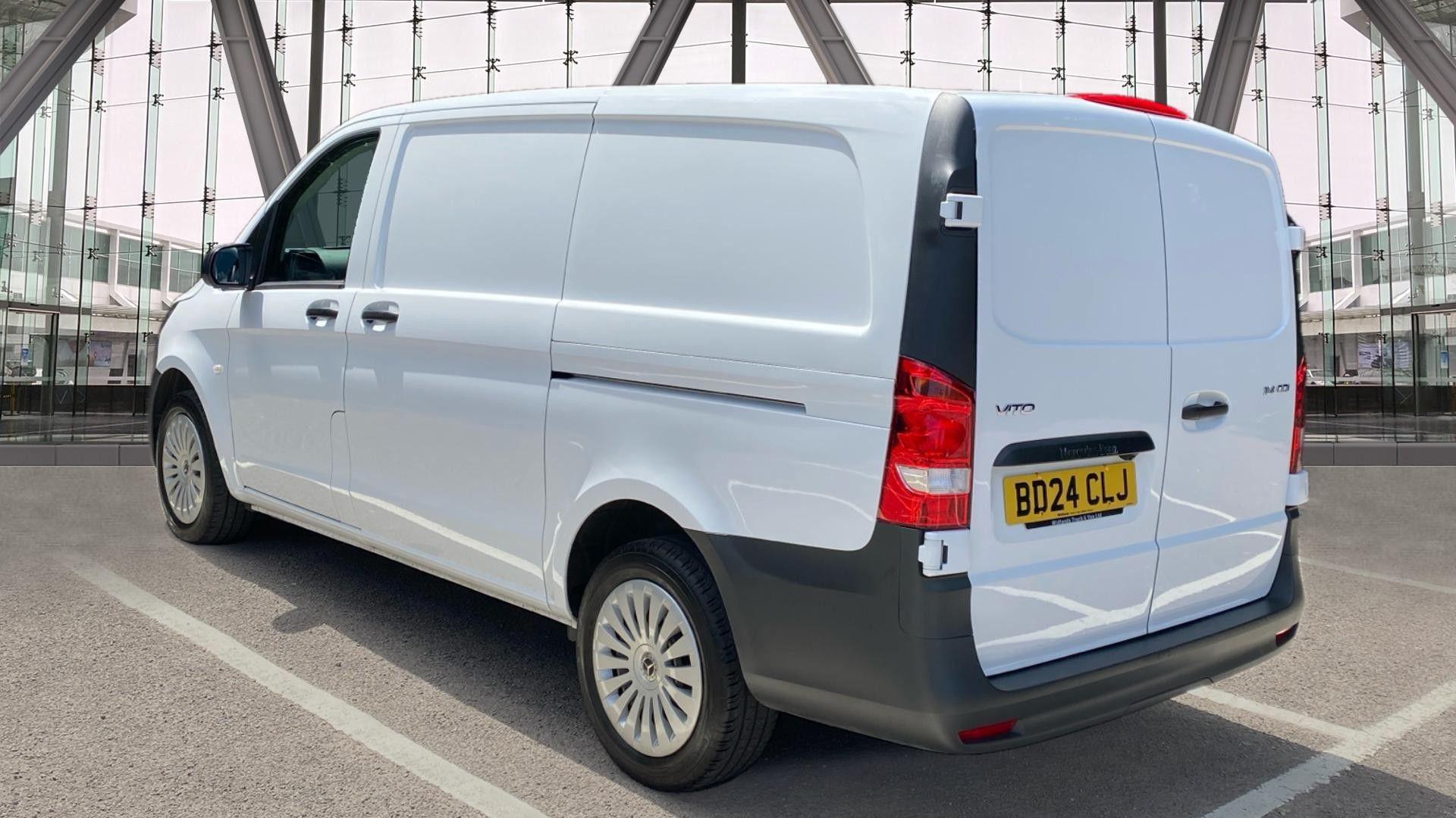 114CDI PRO Panel Van RWD L2 Euro 6 136ps Image 16