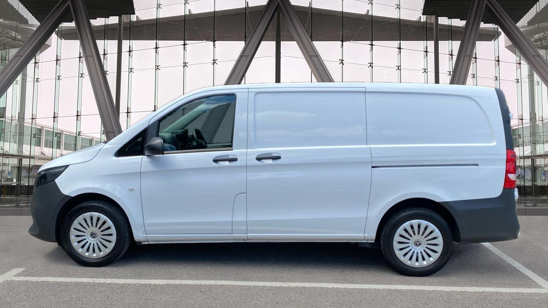 114CDI PRO Panel Van RWD L2 Euro 6 136ps Image 17