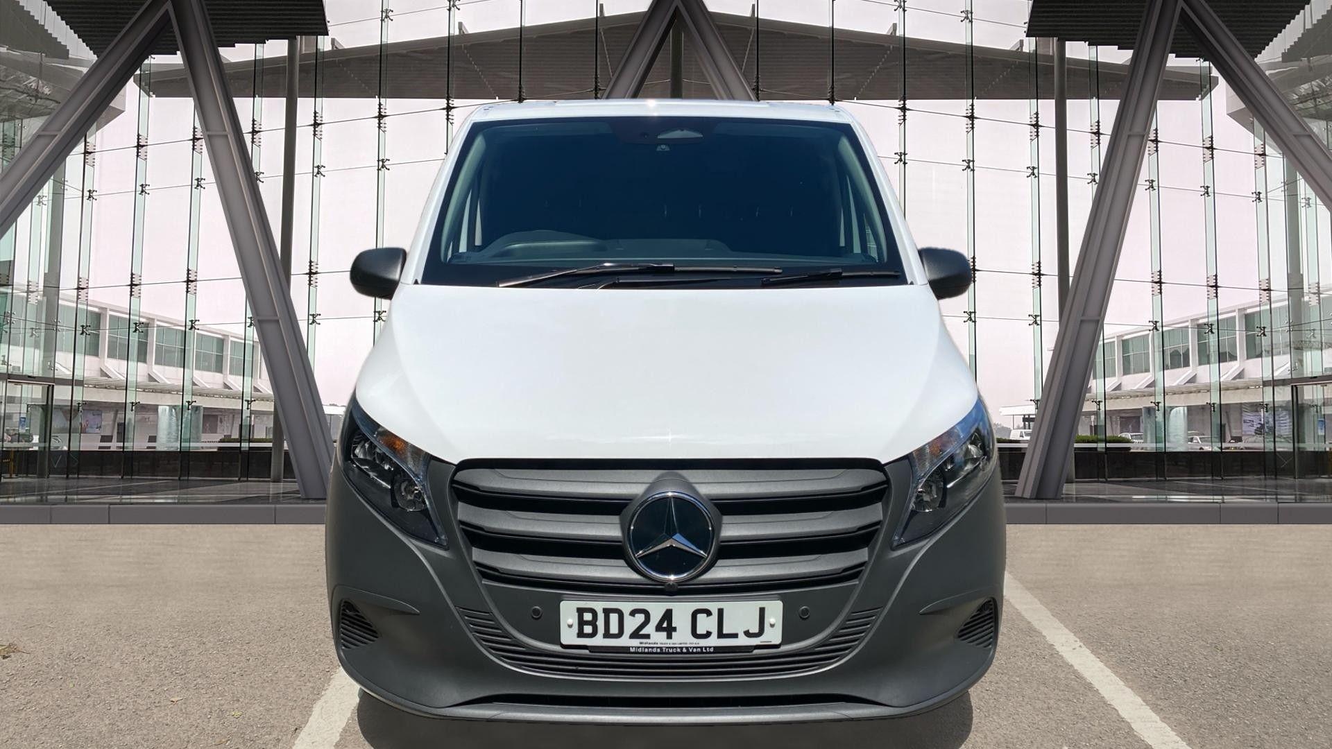 114CDI PRO Panel Van RWD L2 Euro 6 136ps Image 18