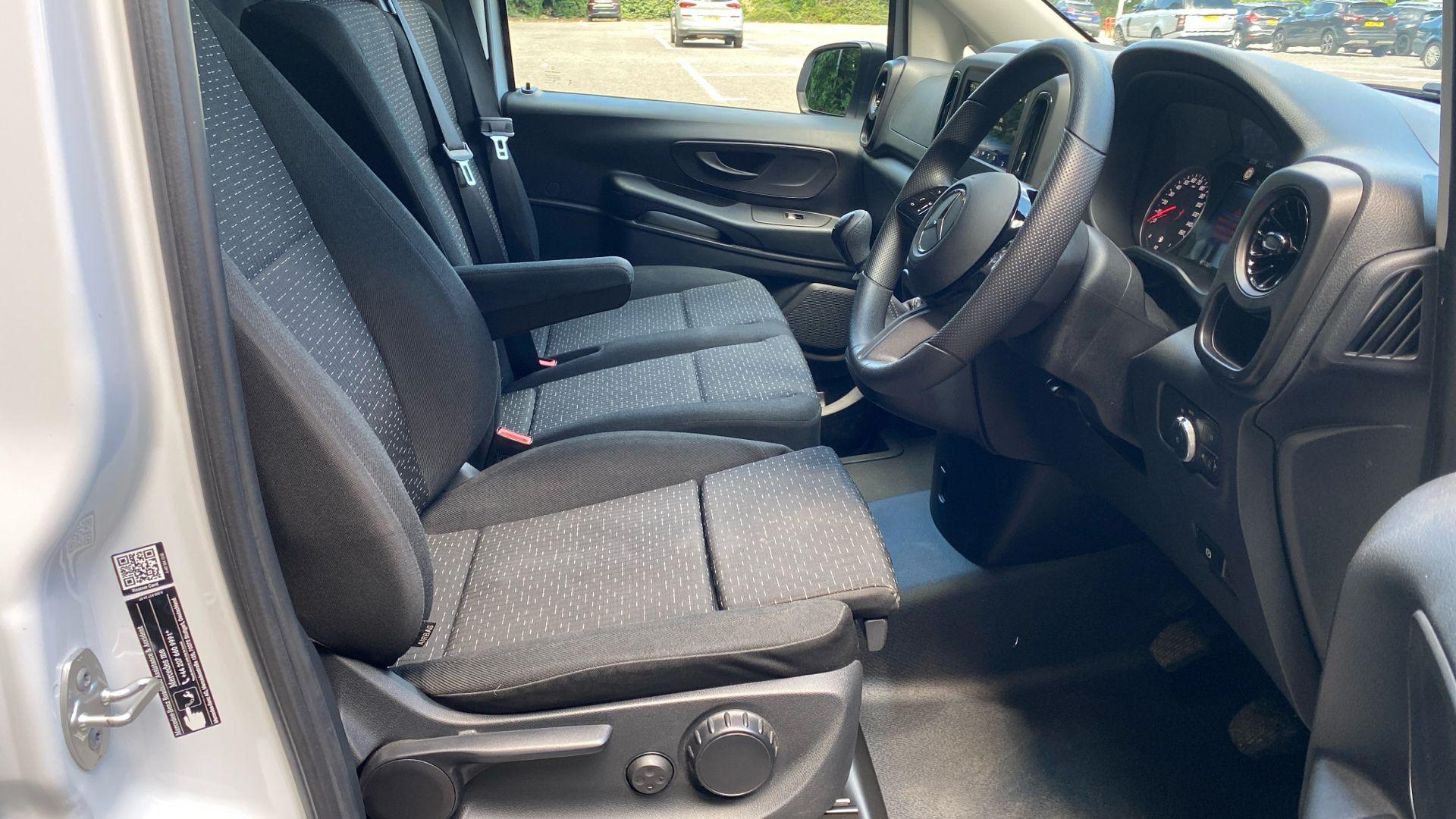 114CDI PRO Panel Van RWD L2 Euro 6 136ps Image 21