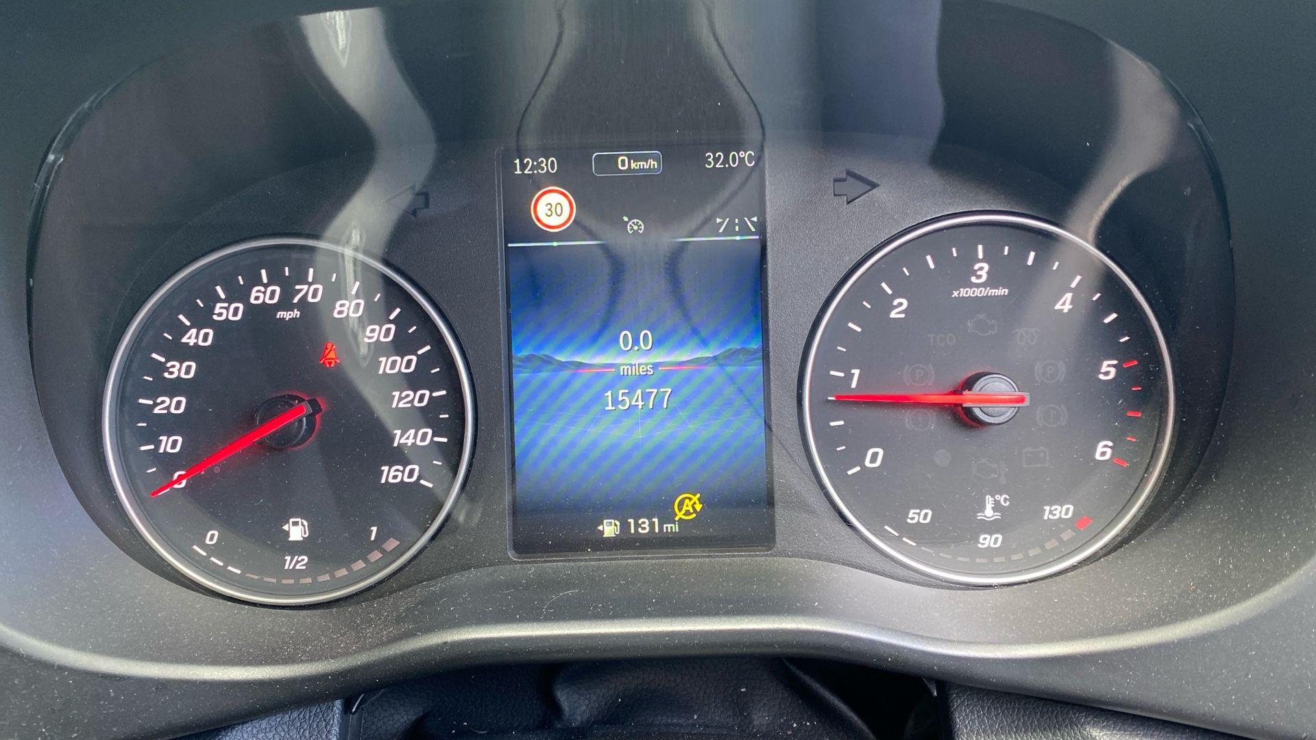 114CDI PRO Panel Van RWD L2 Euro 6 136ps Image 23