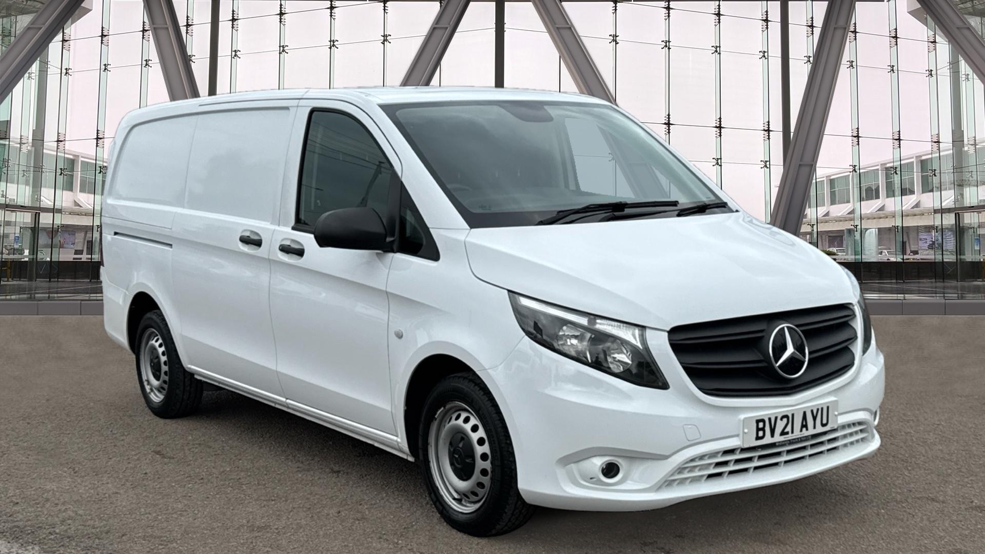 2021/21 MERCEDES-BENZ VITO 110CDI Progressive Panel Van L2 Eu6 102PS