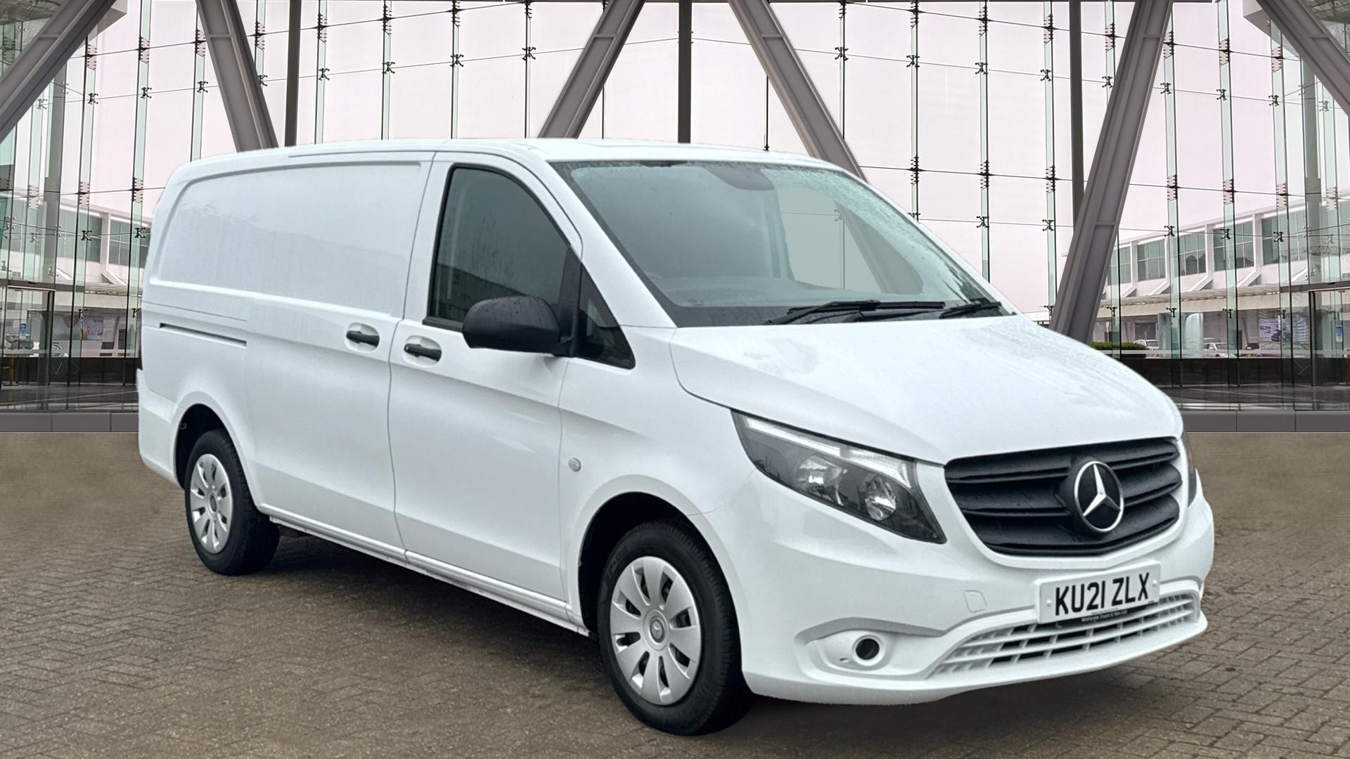 2021/21 MERCEDES-BENZ VITO 110CDI Progressive Panel Van L2 FWD Eu6 102PS