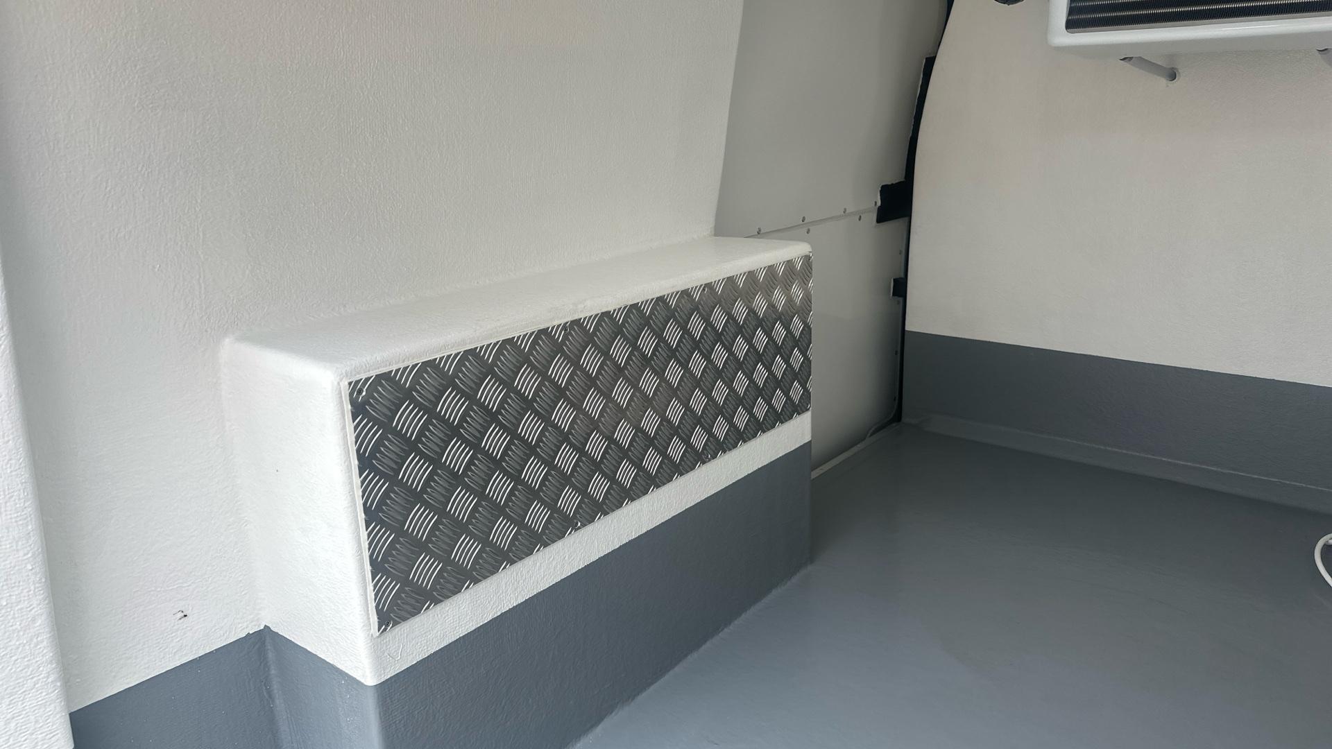 66kWh Progressive Auto FWD FRIDGE Image 35