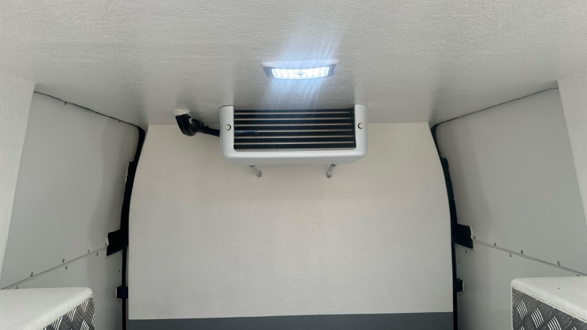 66kWh Progressive Auto FWD FRIDGE Image 37