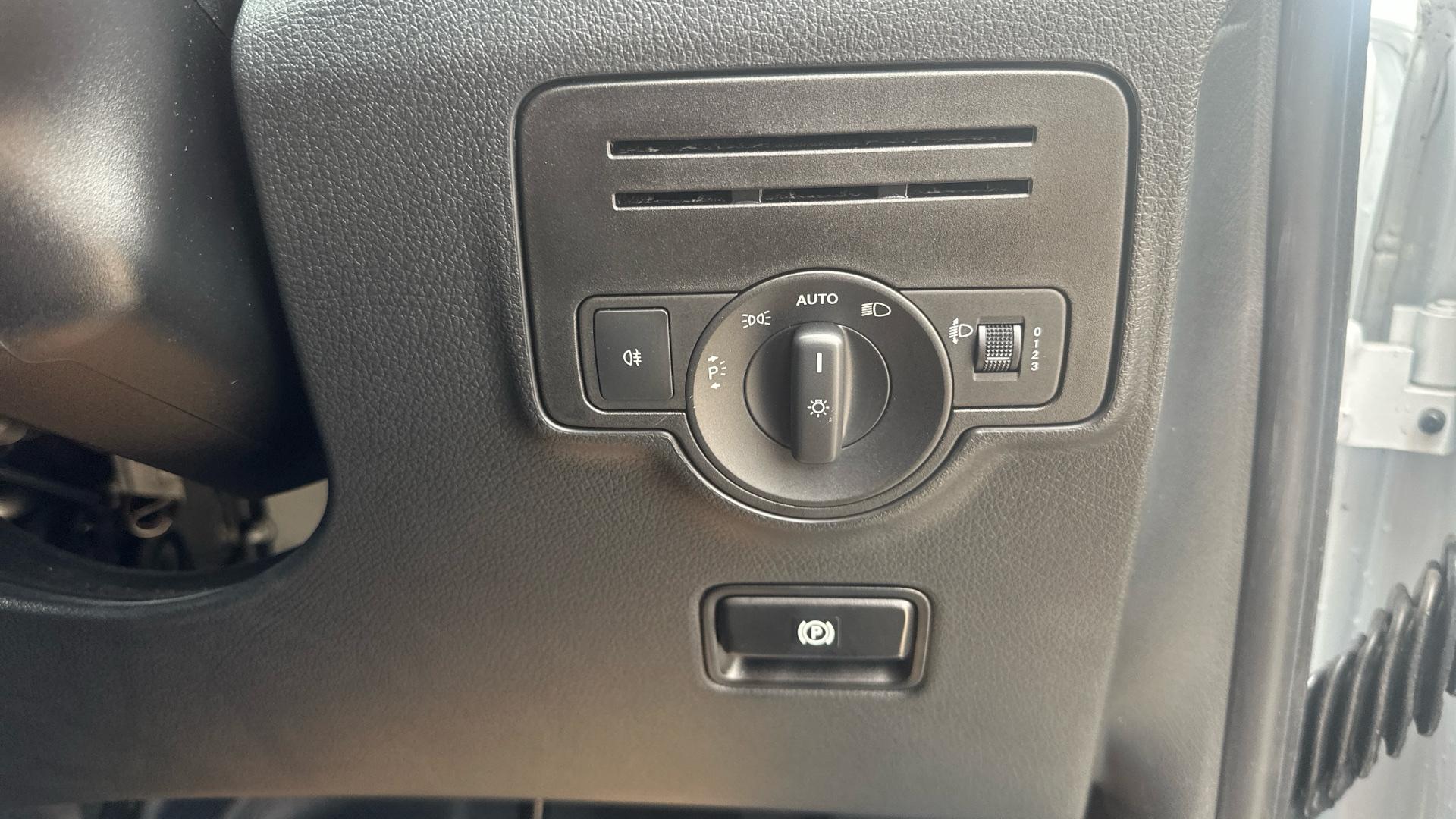 66kWh Progressive Auto FWD FRIDGE Image 45