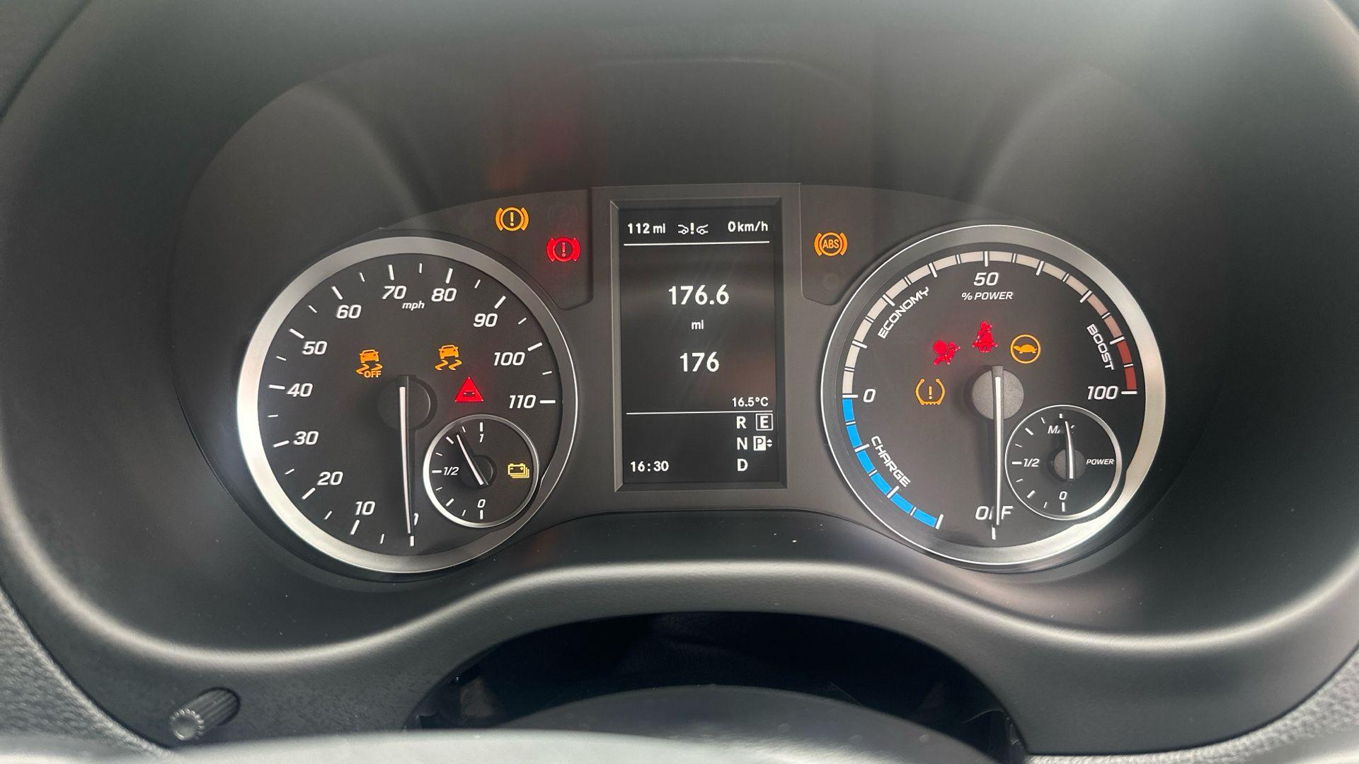 66kWh Progressive Auto FWD FRIDGE Image 62