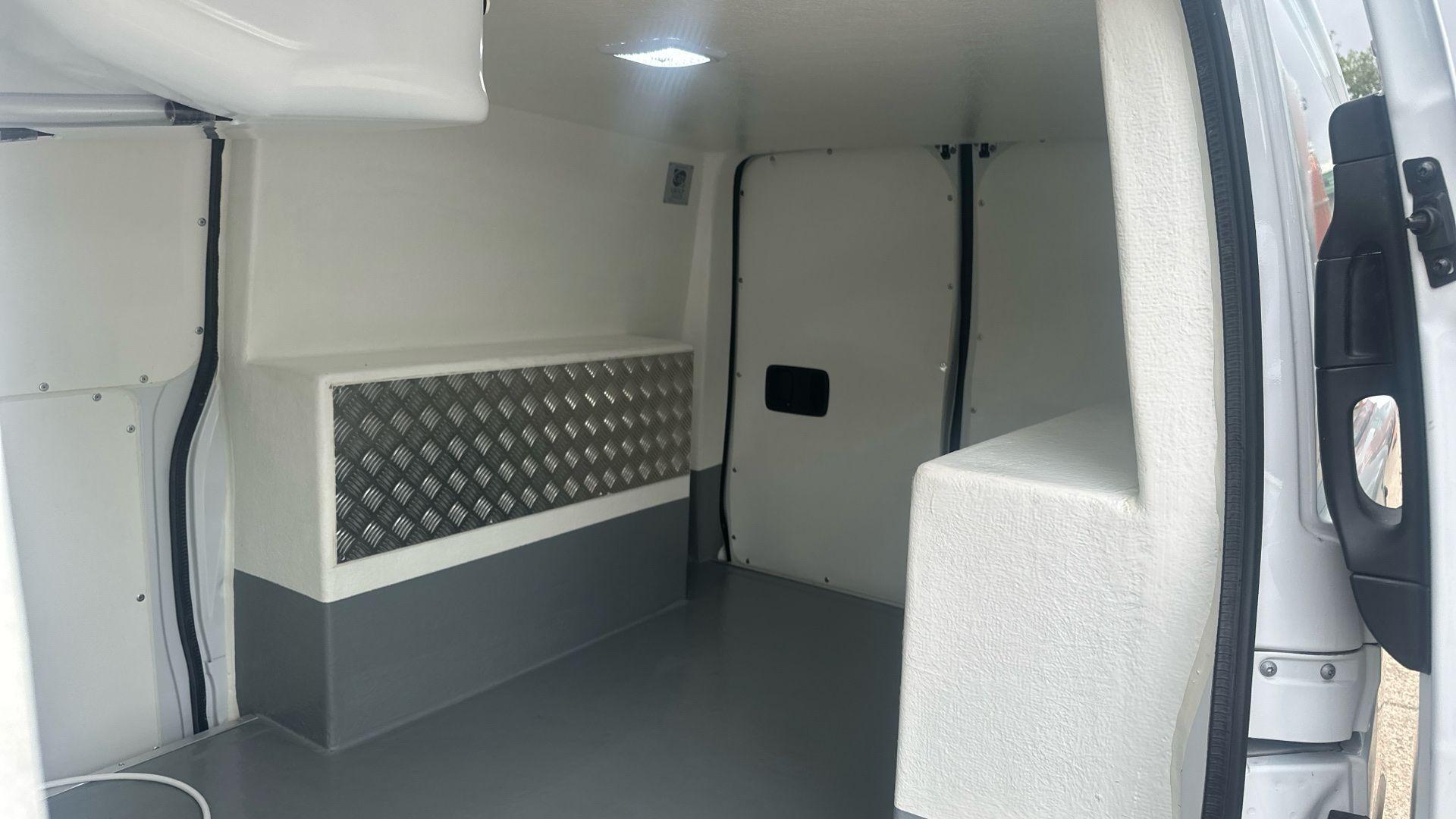 66kWh Progressive Auto FWD FRIDGE Image 65