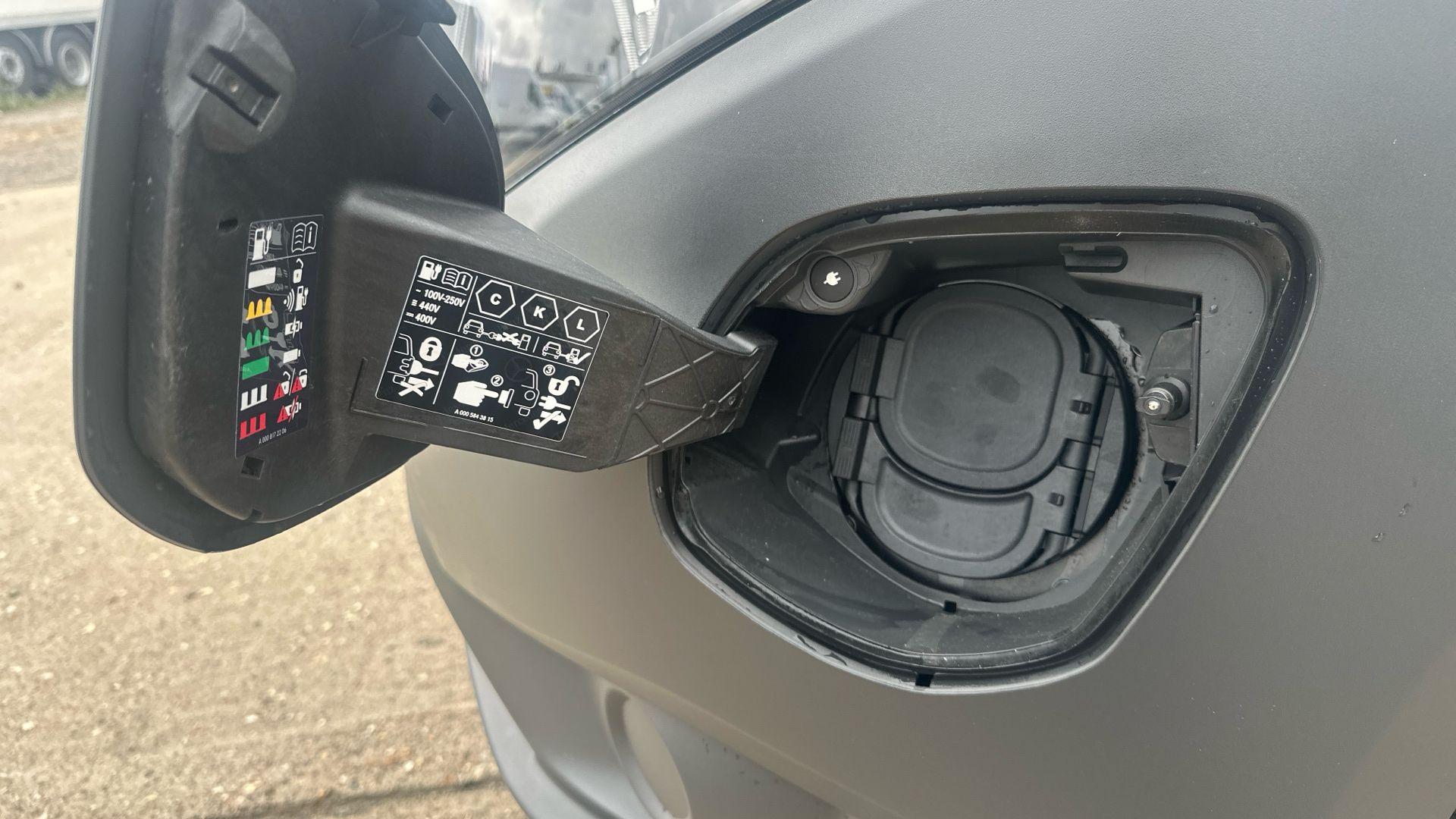 66kWh Progressive Auto FWD FRIDGE Image 75
