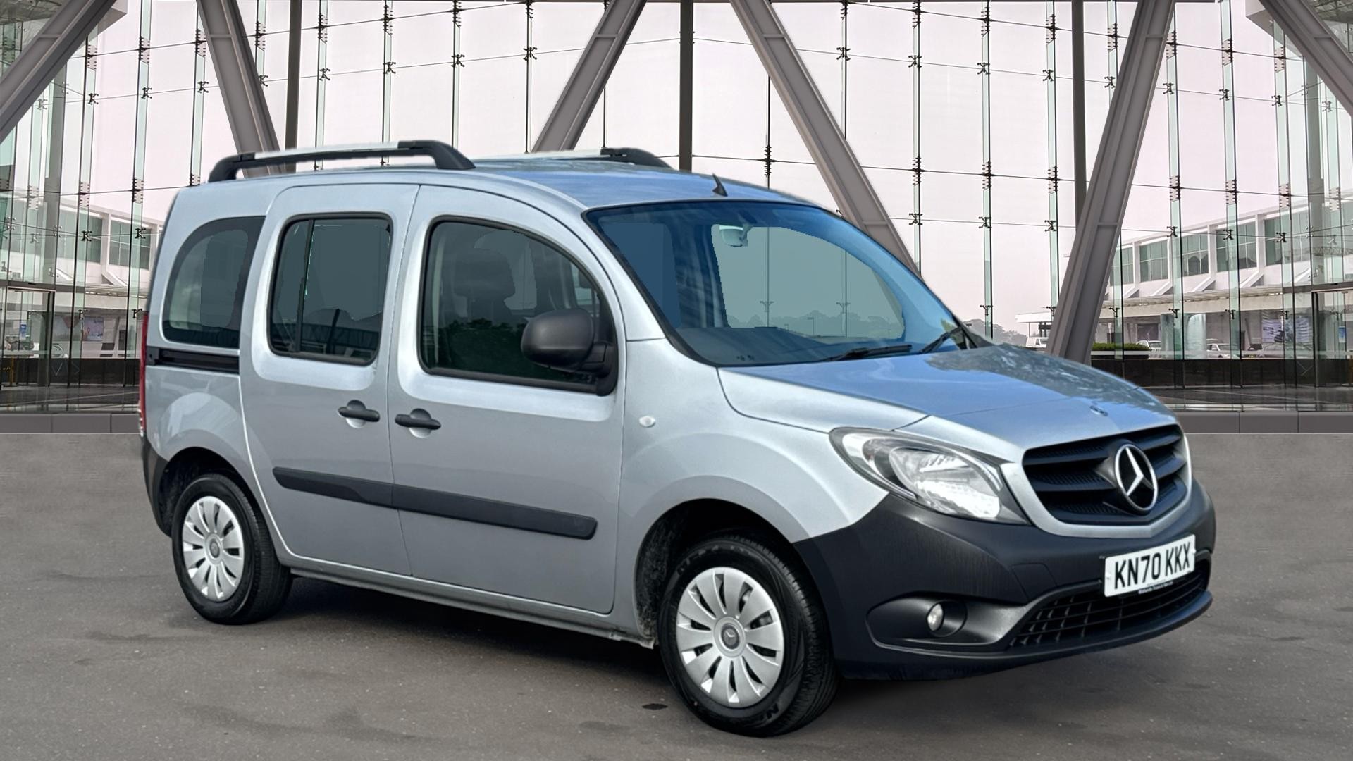 111 CDI PRO Tourer L2 Eu6 114PS (5 Seat)