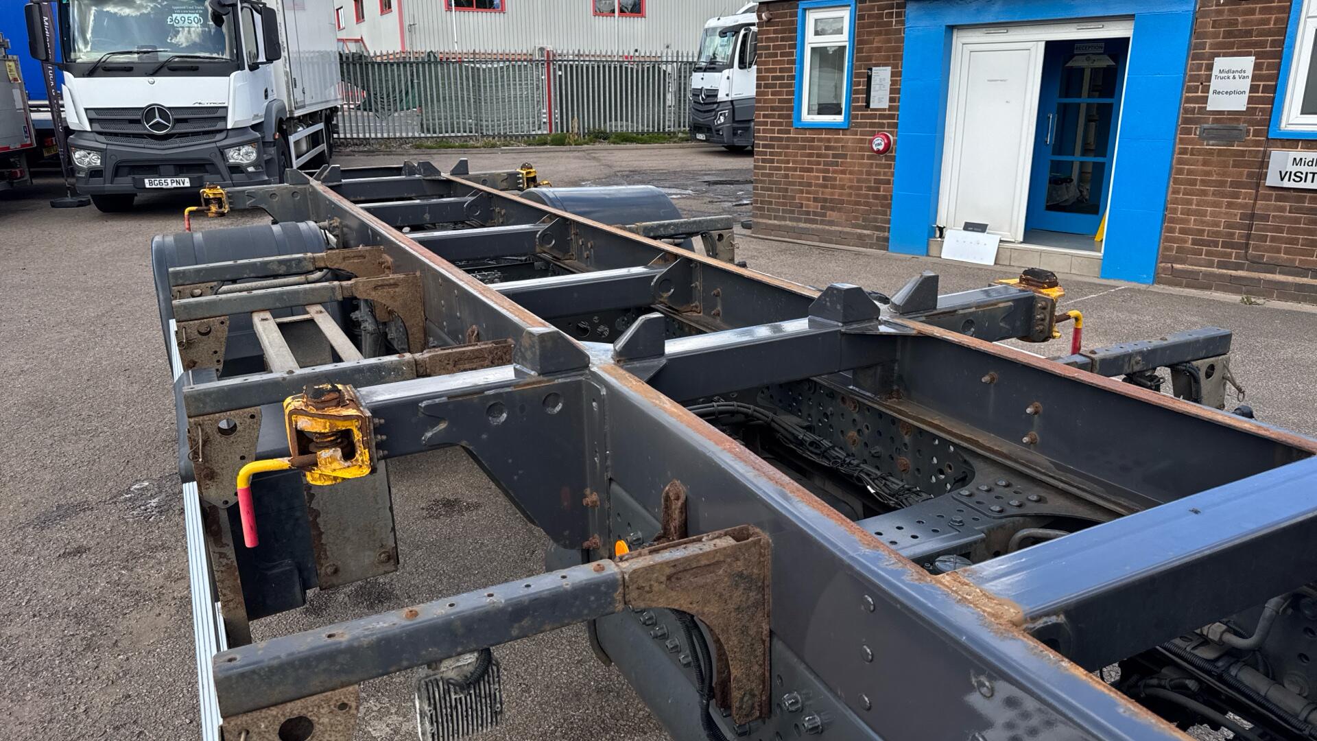 1835 Demount Chassis Image 25