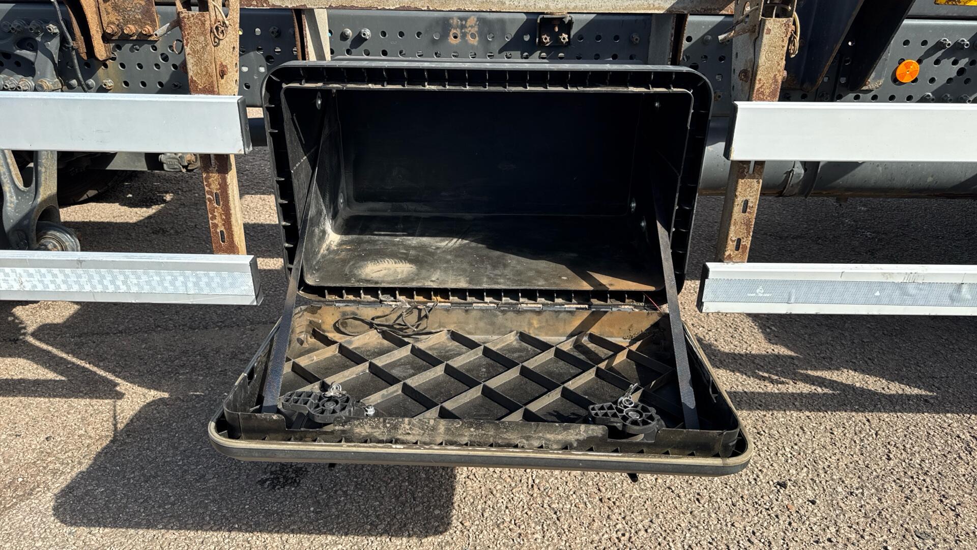 1835 Demount Chassis Image 45