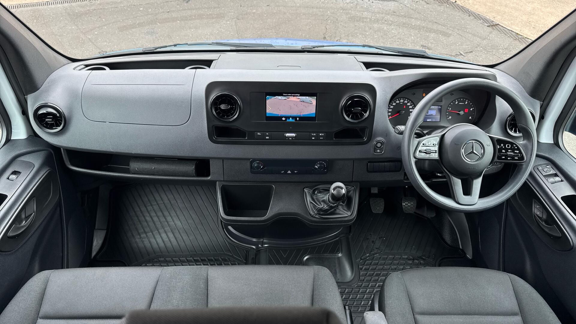 317CDI HD Progressive Crew Van L3 H2 Eu6 Image 35
