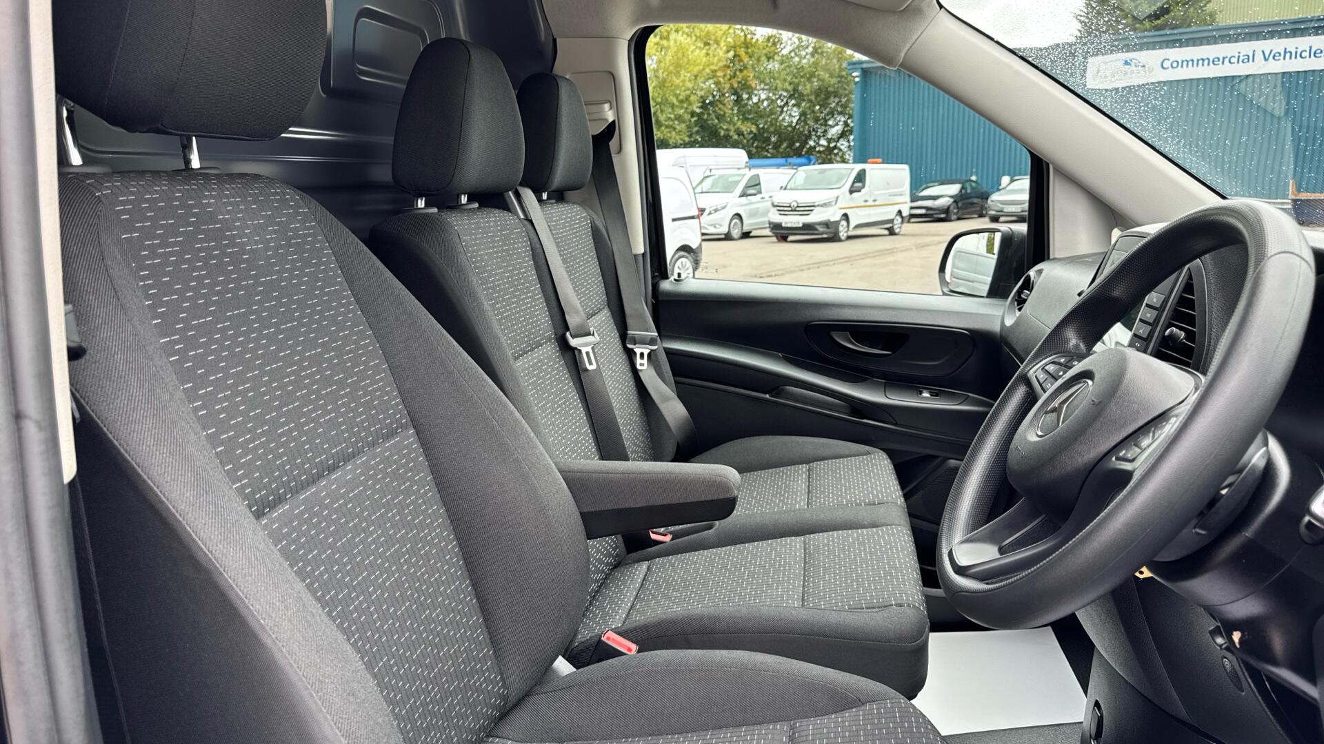 66kWh Progressive Electric Auto L2 115PS Image 22