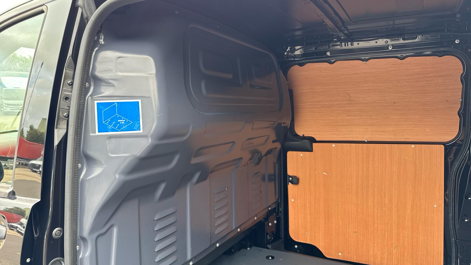 66kWh Progressive Electric Auto L2 115PS Image 26