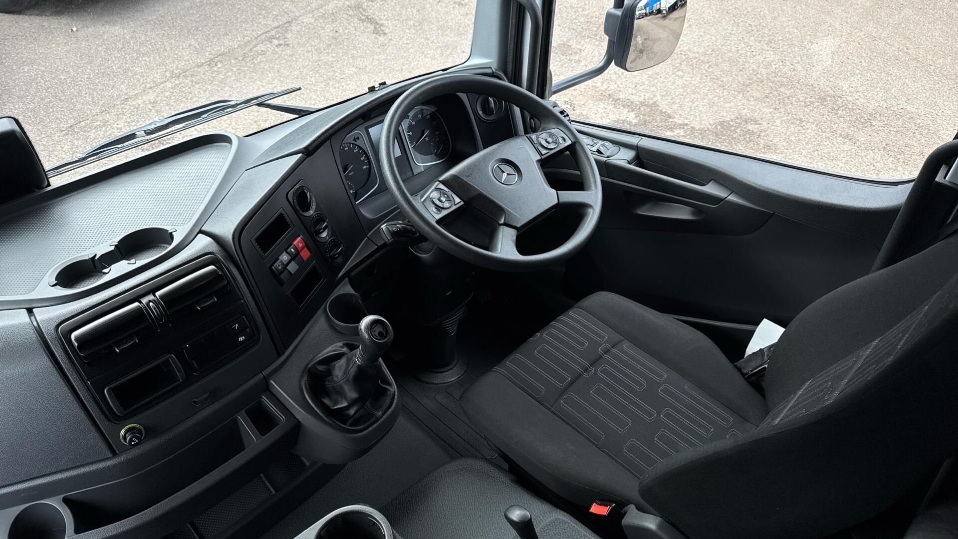 816 Curtainside Sleeper 20FT Image 19