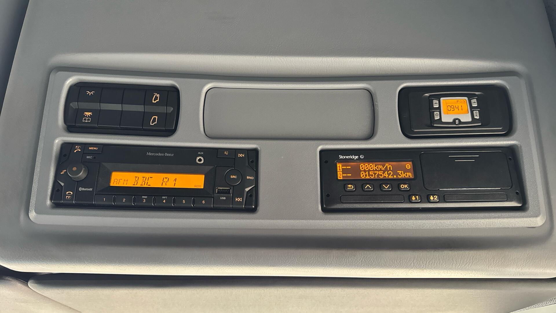 816 Curtainside Sleeper 20FT Image 30