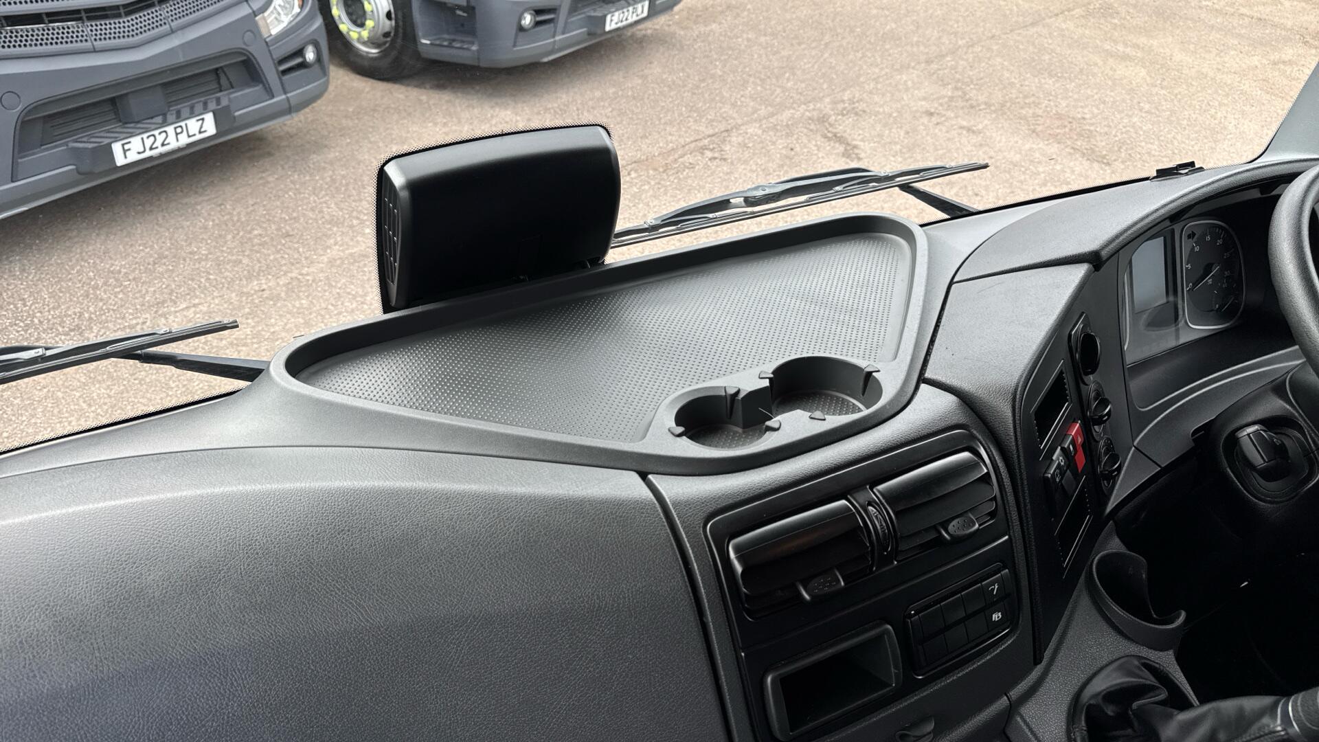 816 Curtainside Sleeper 20FT Image 36