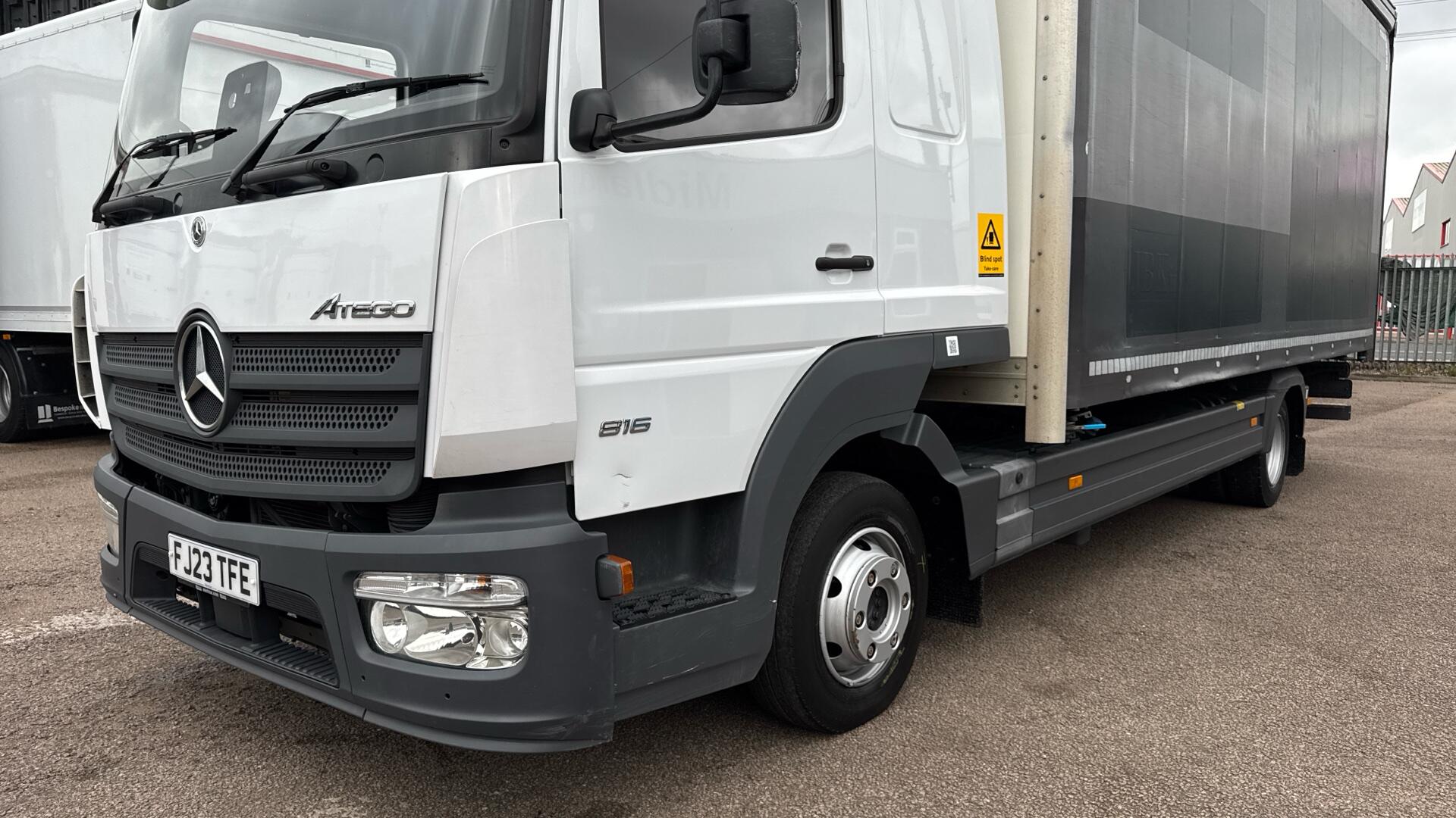 816 Curtainside Sleeper 20FT Image 42