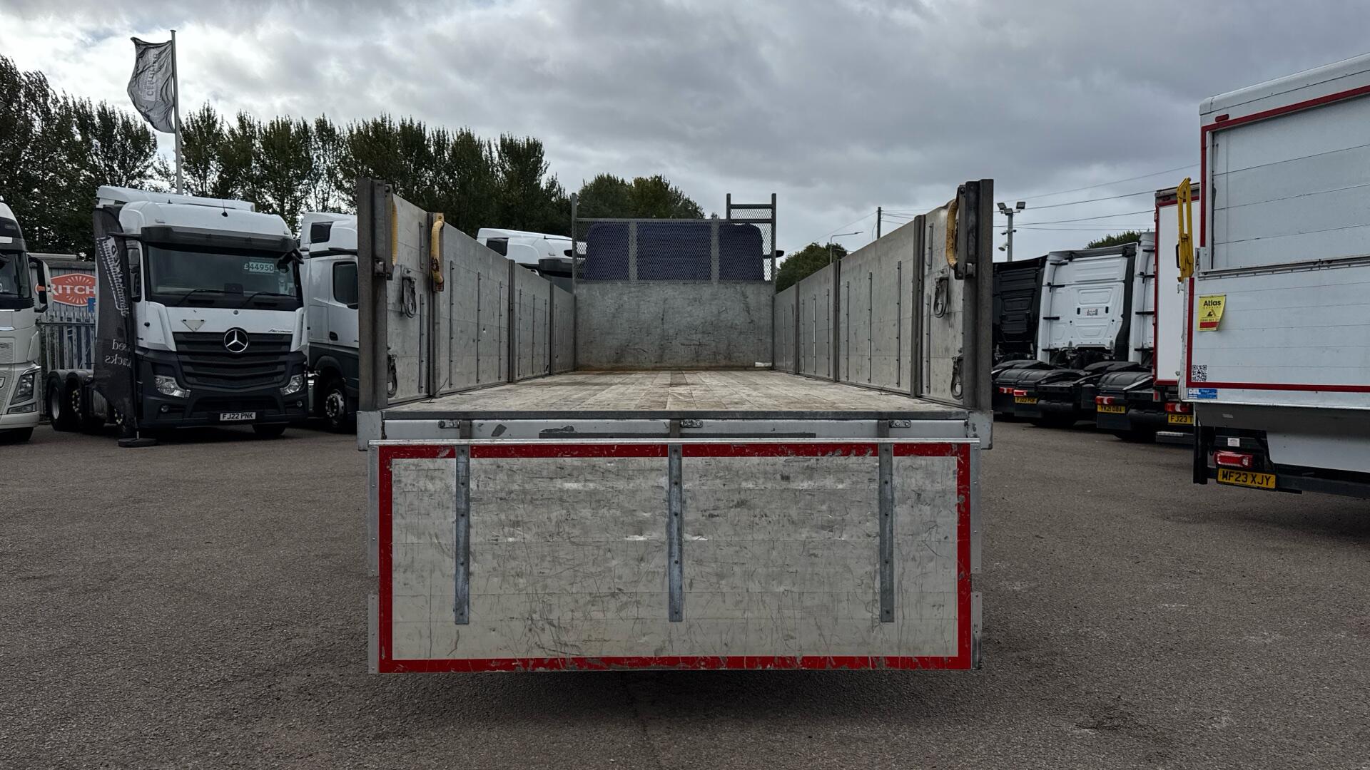 1824 Classic 26ft Dropside Image 23