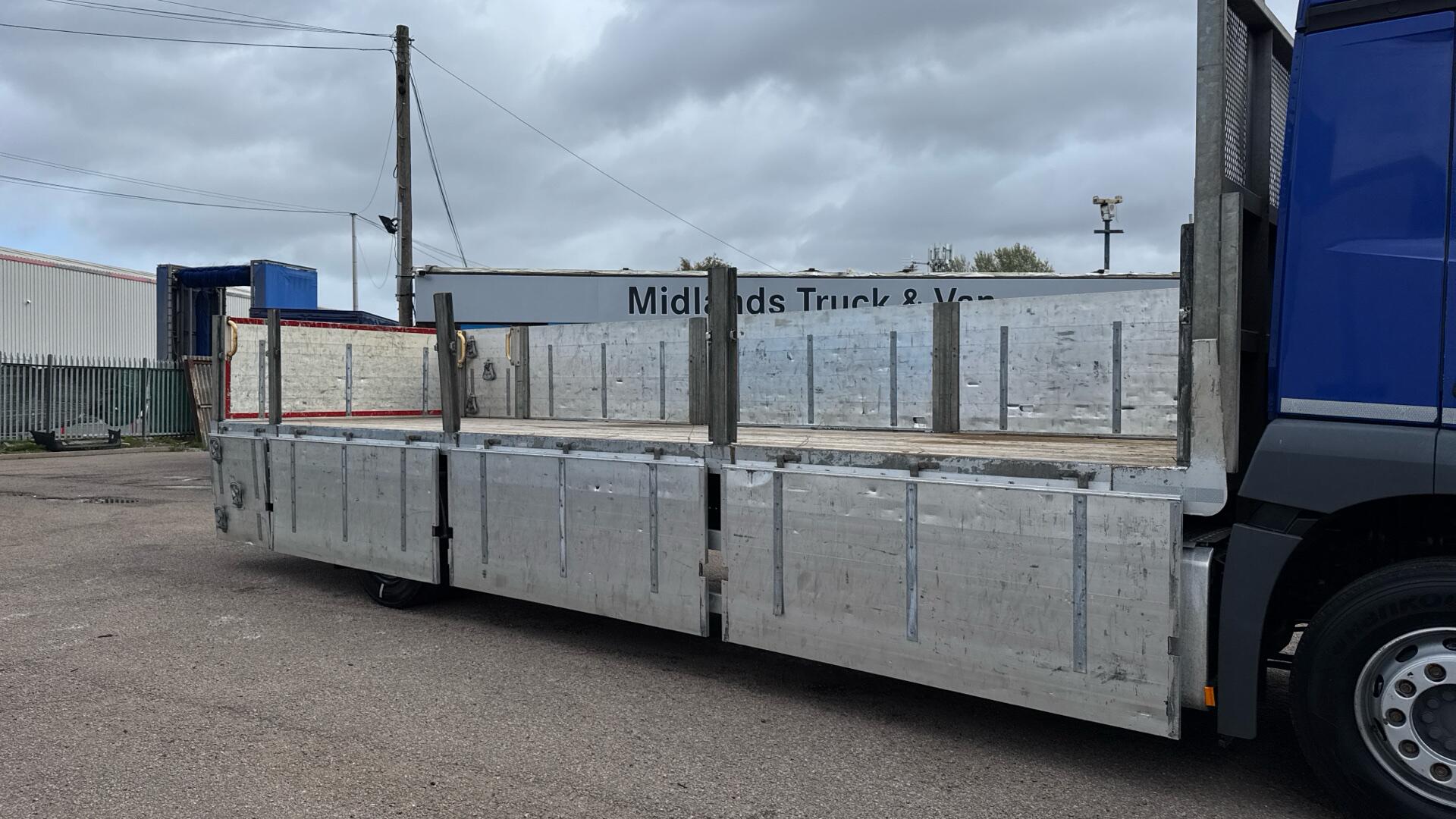 1824 Classic 26ft Dropside Image 26