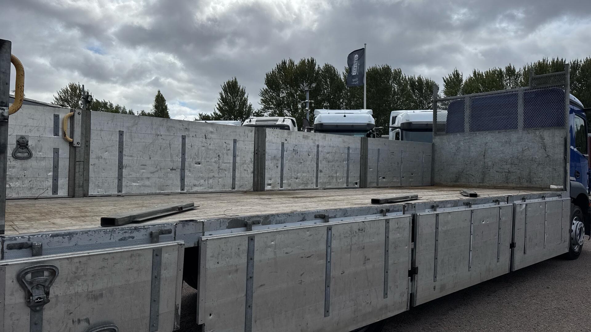 1824 Classic 26ft Dropside Image 27