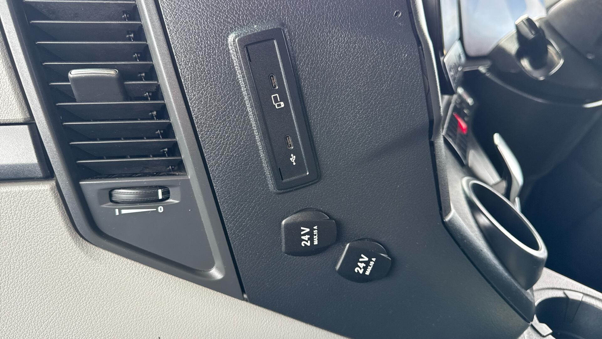 1824 Classic 26ft Dropside Image 38