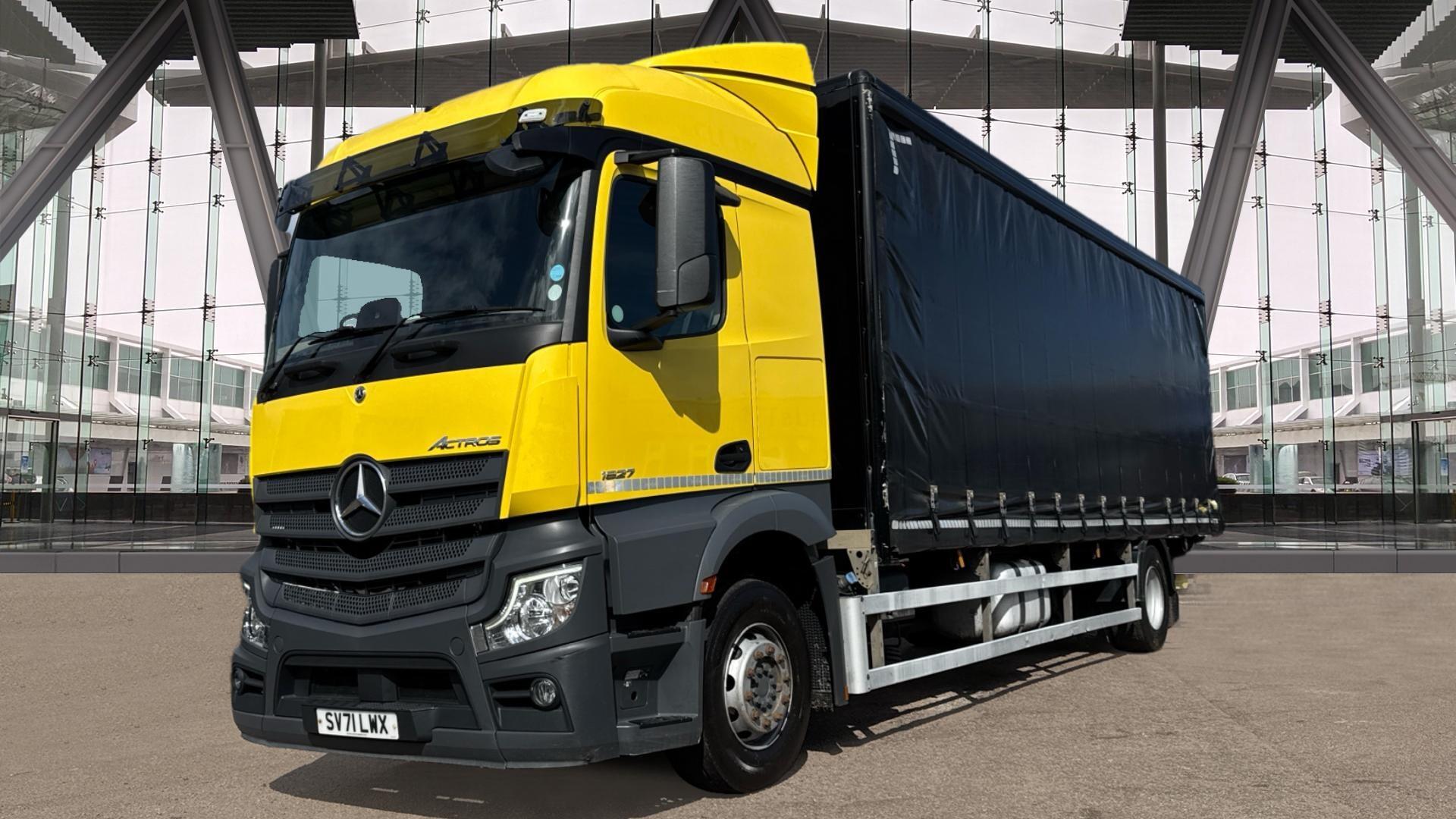 1827L 170 Stream Curtainside with Taillift