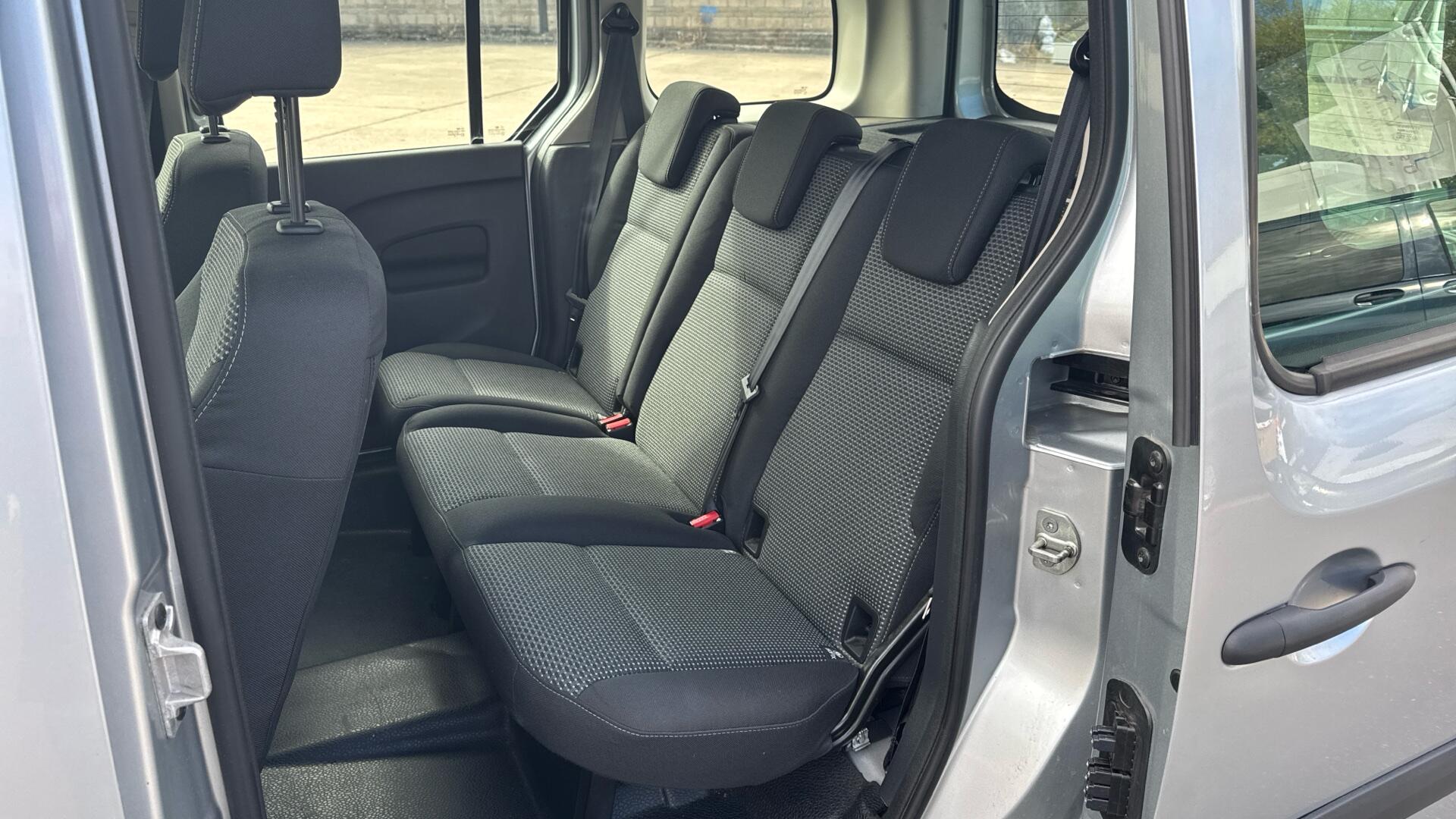 111 CDI PRO Tourer L2 Eu6 114PS 5 Seats Image 13