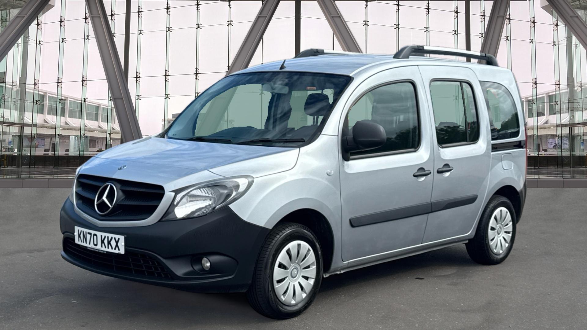 111 CDI PRO Tourer L2 Eu6 114PS 5 Seats Image 15