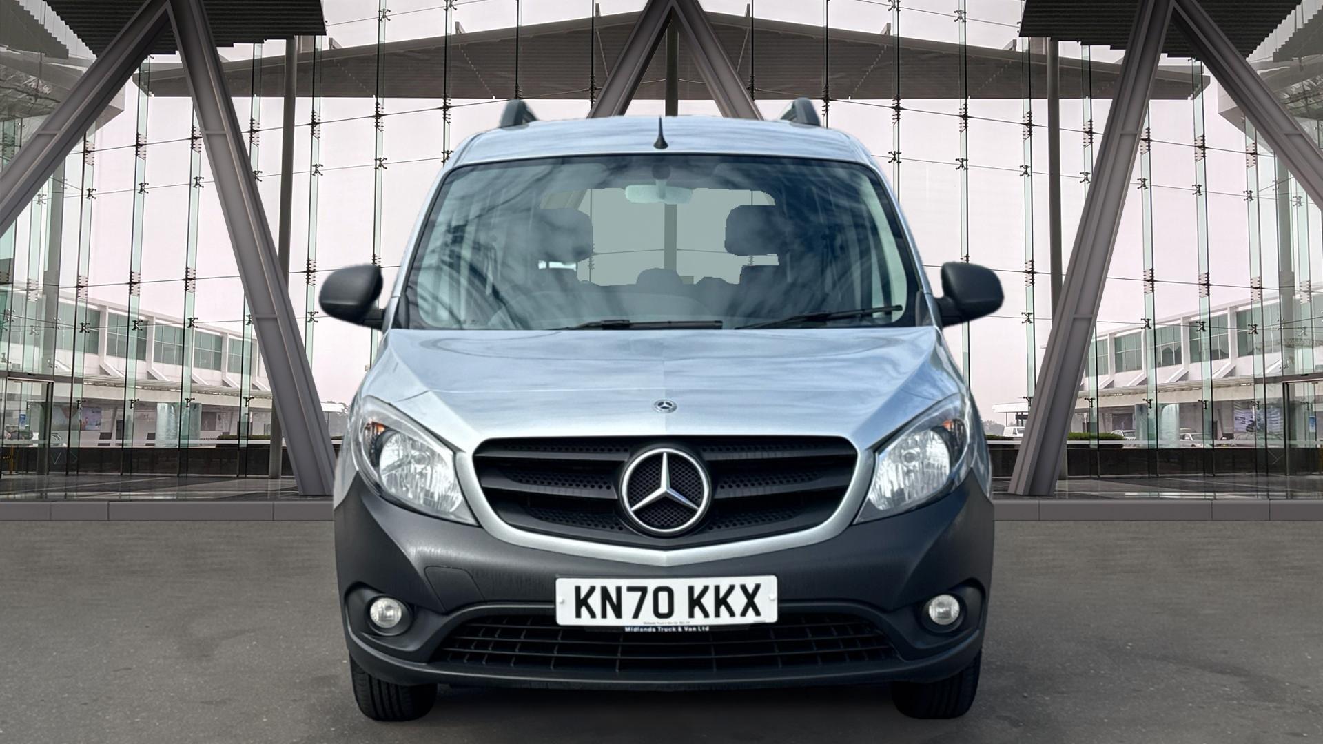 111 CDI PRO Tourer L2 Eu6 114PS 5 Seats Image 19