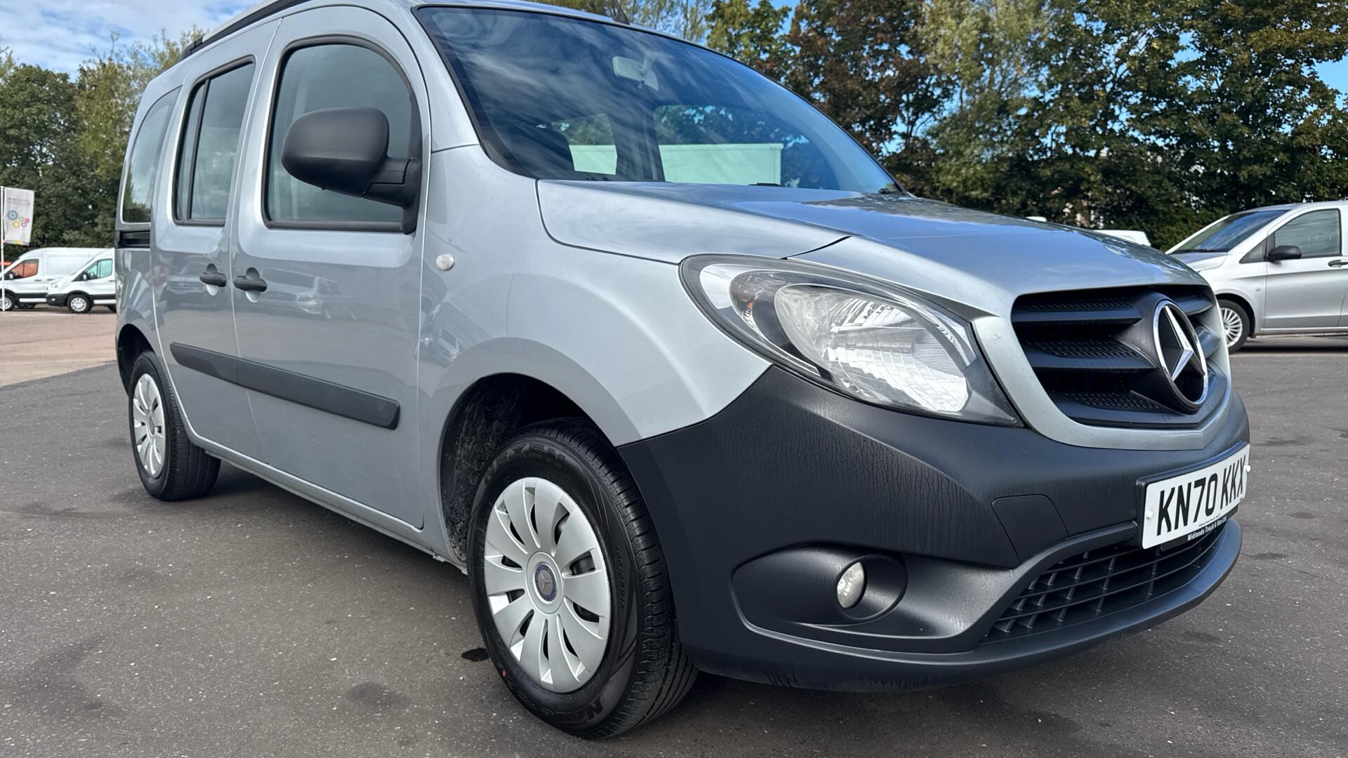 111 CDI PRO Tourer L2 Eu6 114PS 5 Seats Image 40