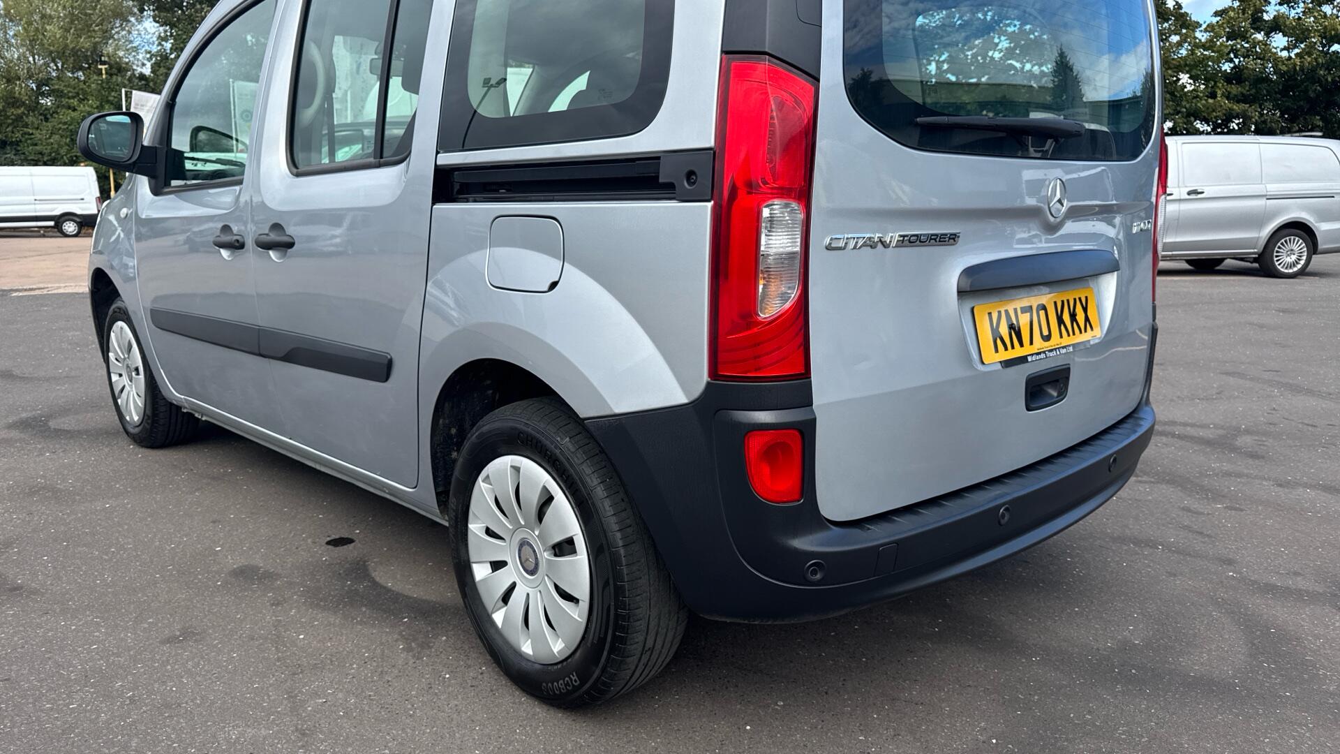 111 CDI PRO Tourer L2 Eu6 114PS 5 Seats Image 43