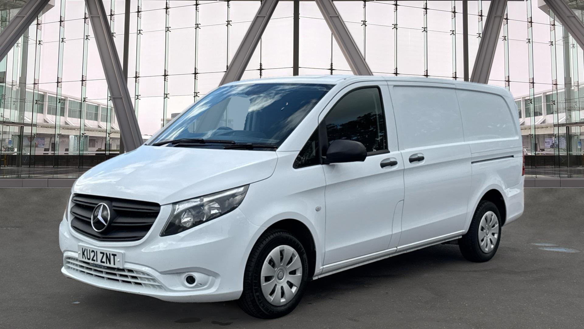 110 CDI Progressive FWD L2 Eu6 102PS Image 15