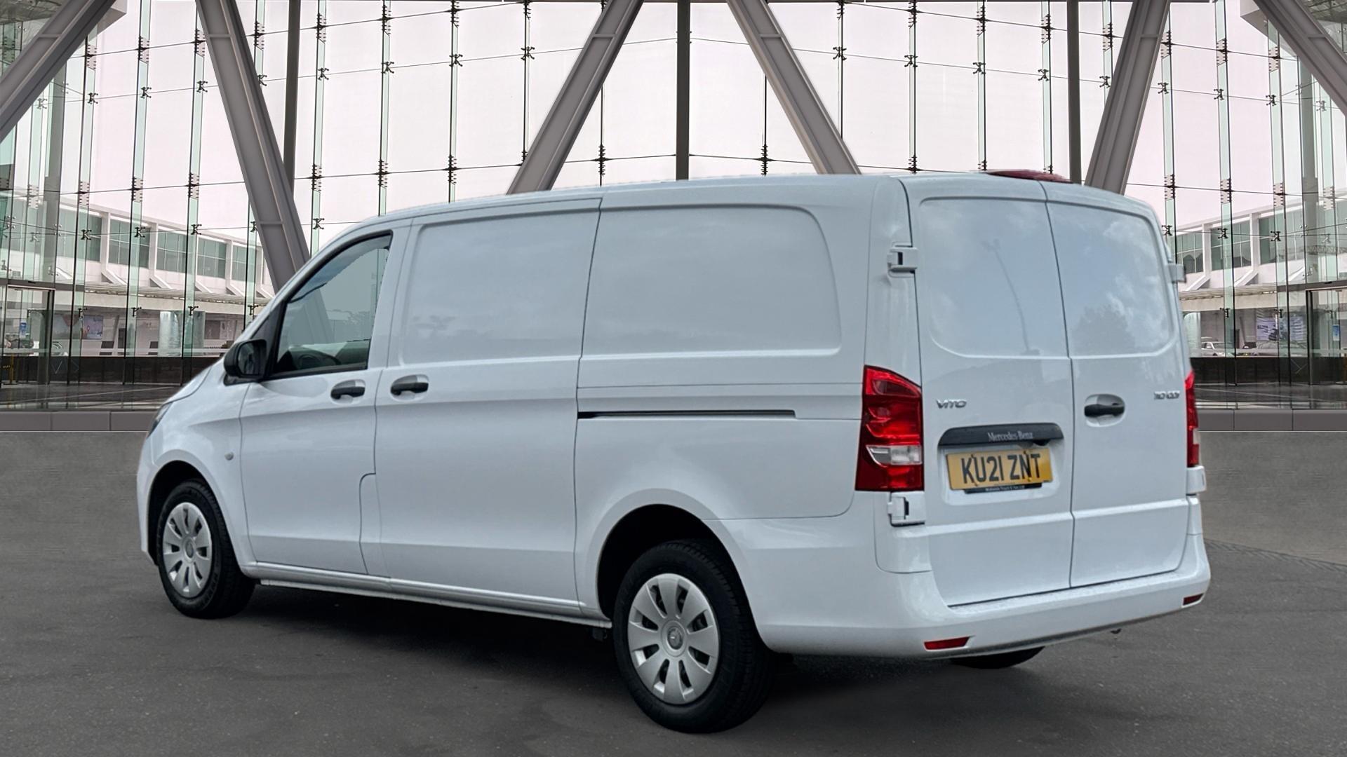 110 CDI Progressive FWD L2 Eu6 102PS Image 17