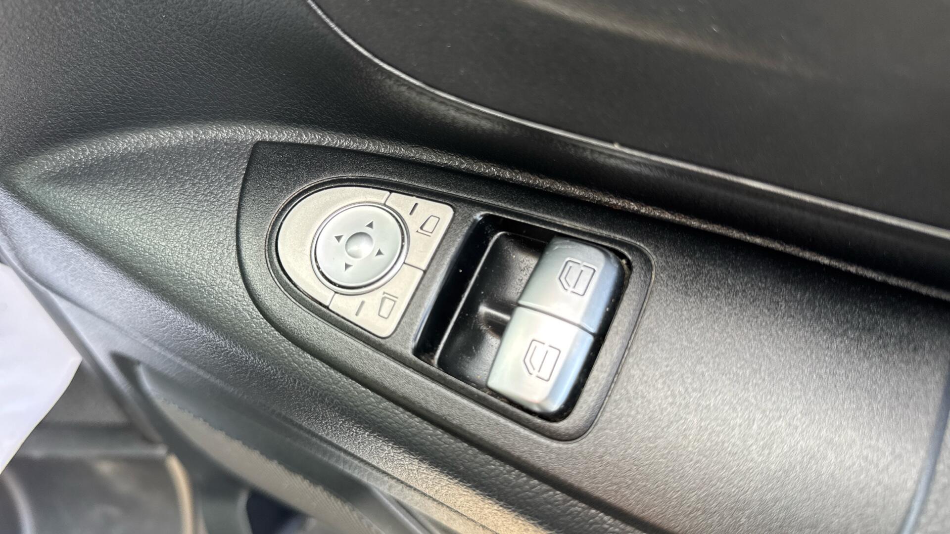 110 CDI Progressive FWD L2 Eu6 102PS Image 34