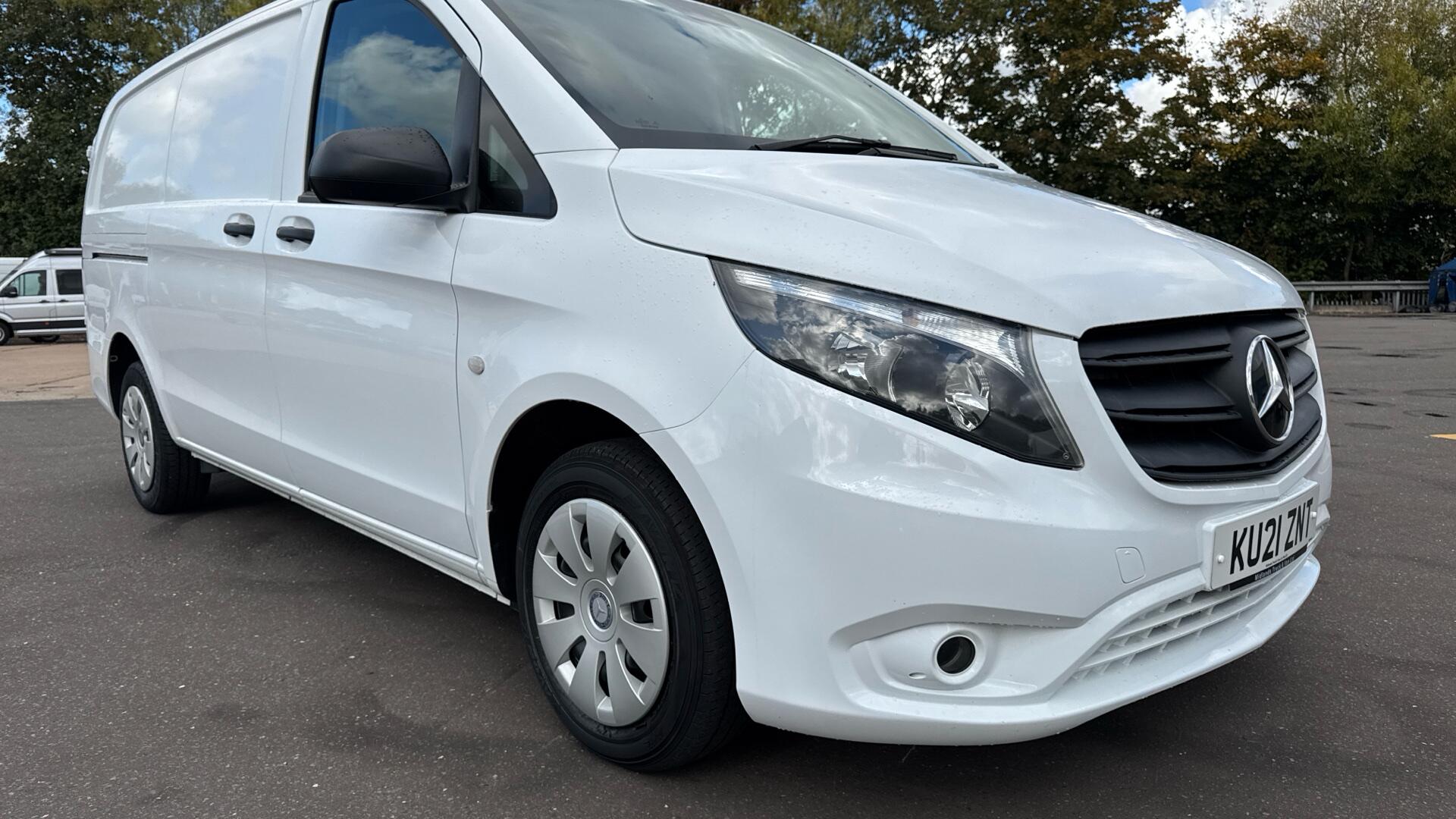 110 CDI Progressive FWD L2 Eu6 102PS Image 39