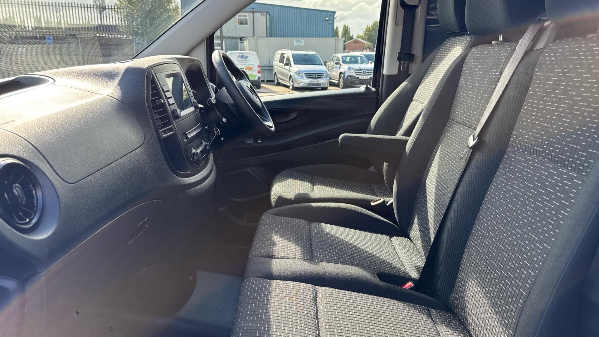 66kWh Progressive Electric Auto L2 115PS Image 21