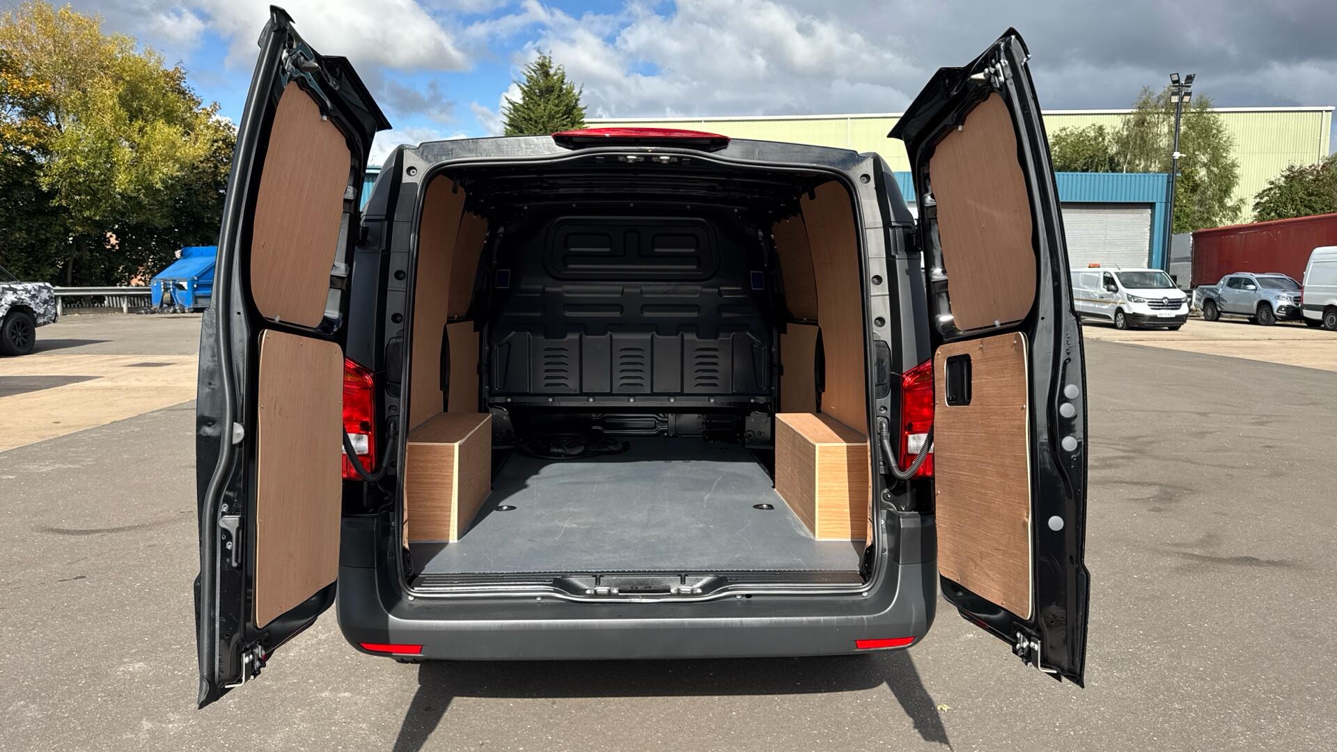 66kWh Progressive Electric Auto L2 115PS Image 28