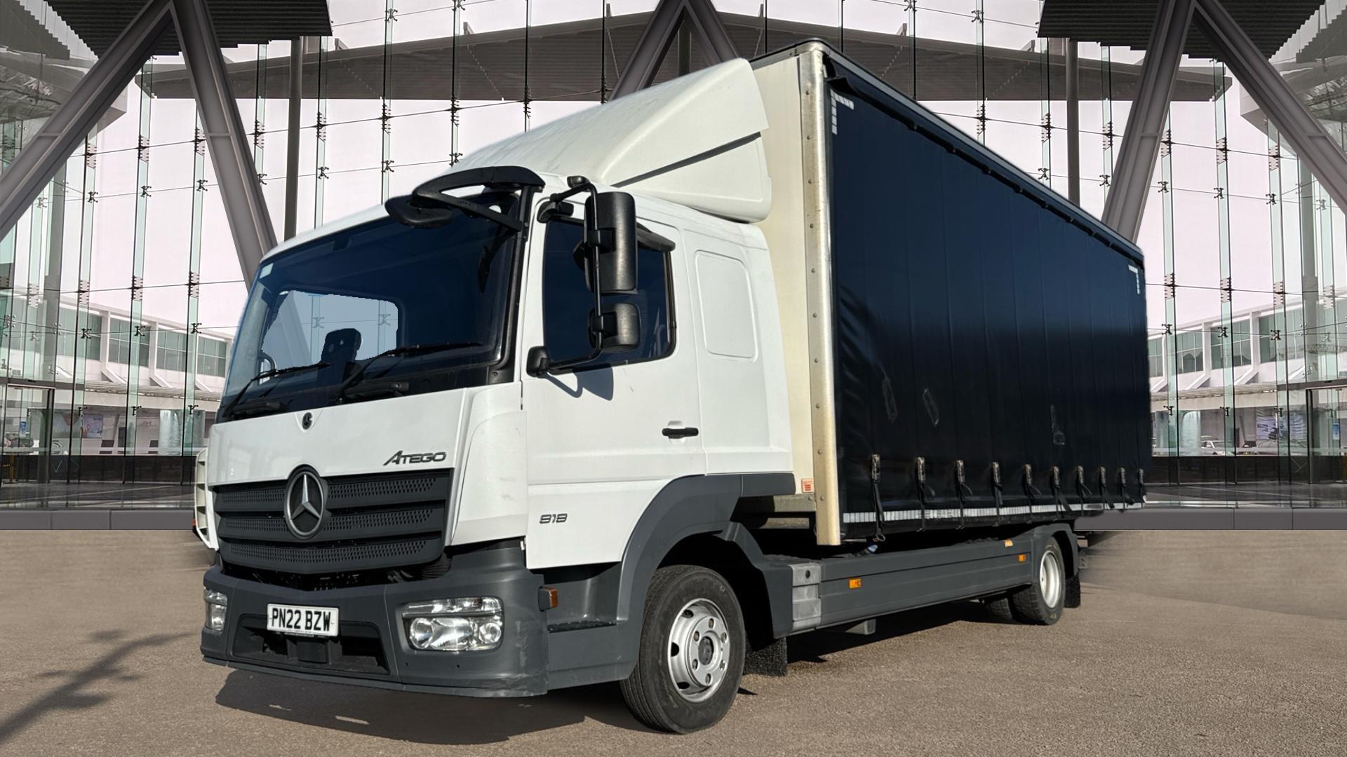818 Curtainside Sleeper