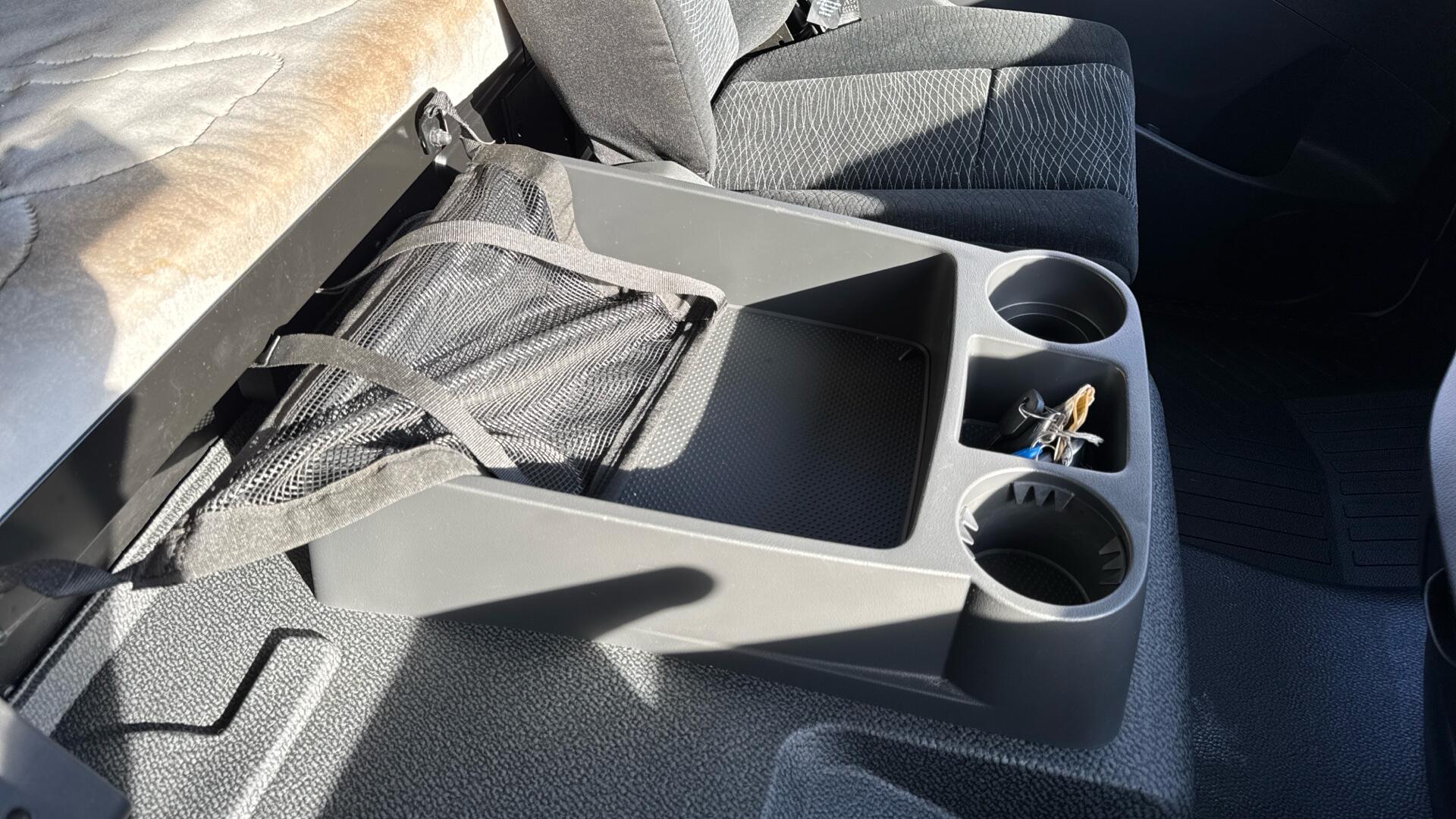 818 Curtainside Sleeper Image 32